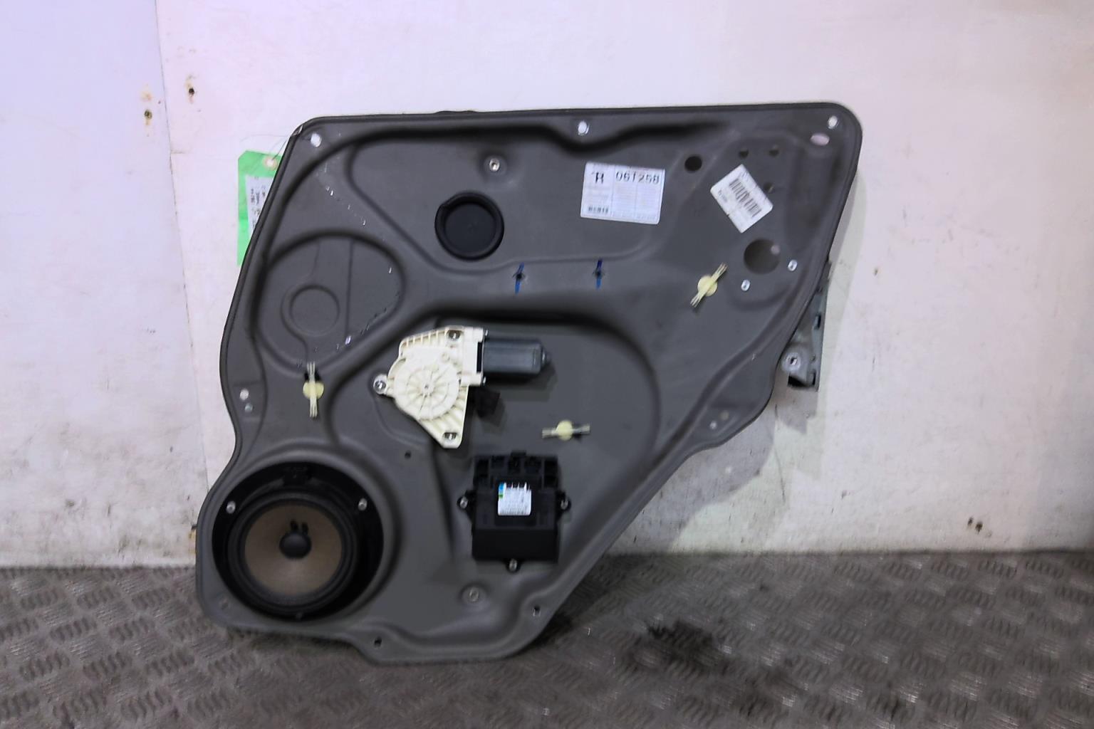 Alzacristalli elettrico posteriore destro MERCEDES CLASSE B 245 PHASE 1 Diésel - 1