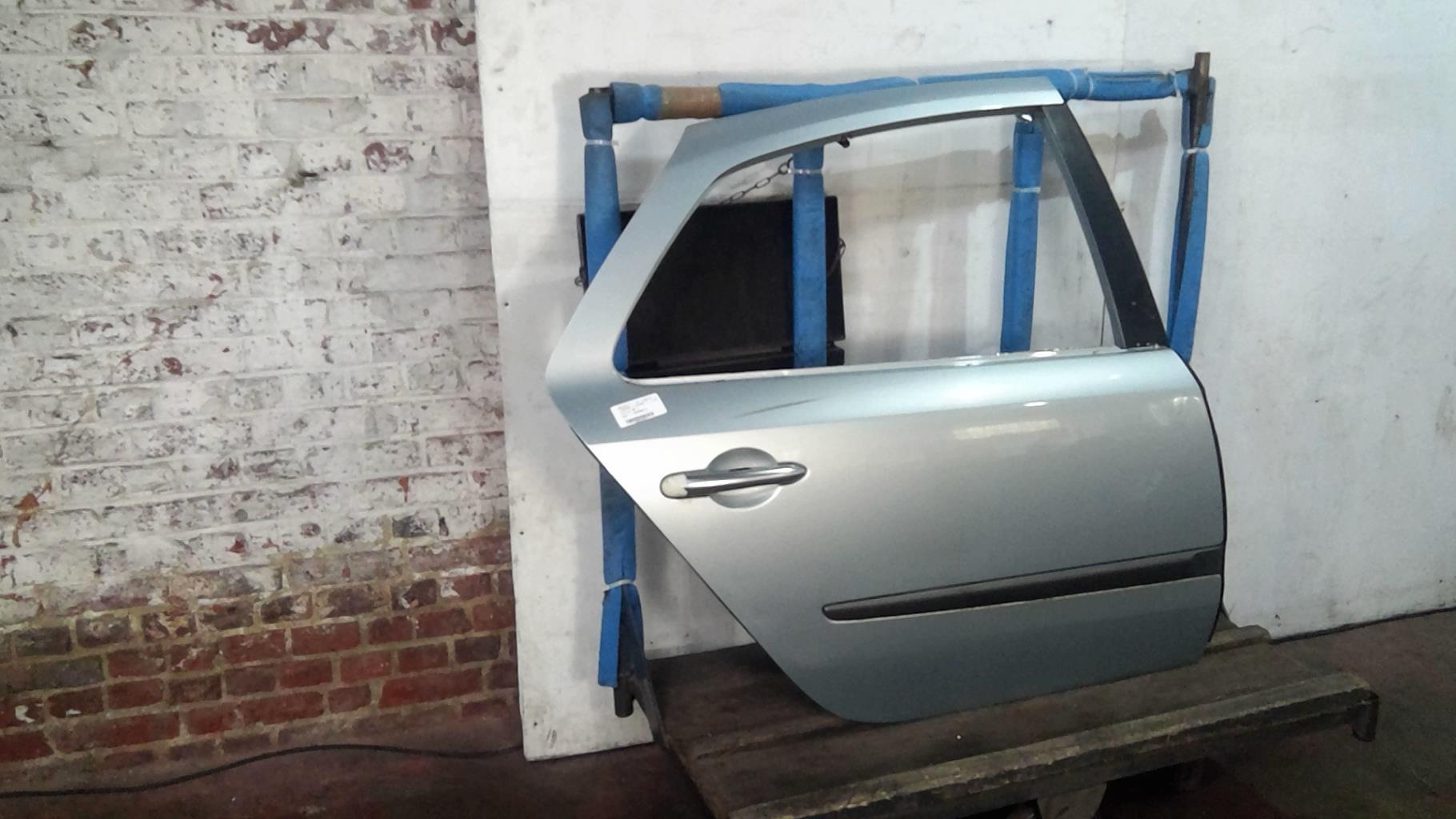 Puerta trasera derecha RENAULT LAGUNA 2 PHASE 1 Gasolina - 1