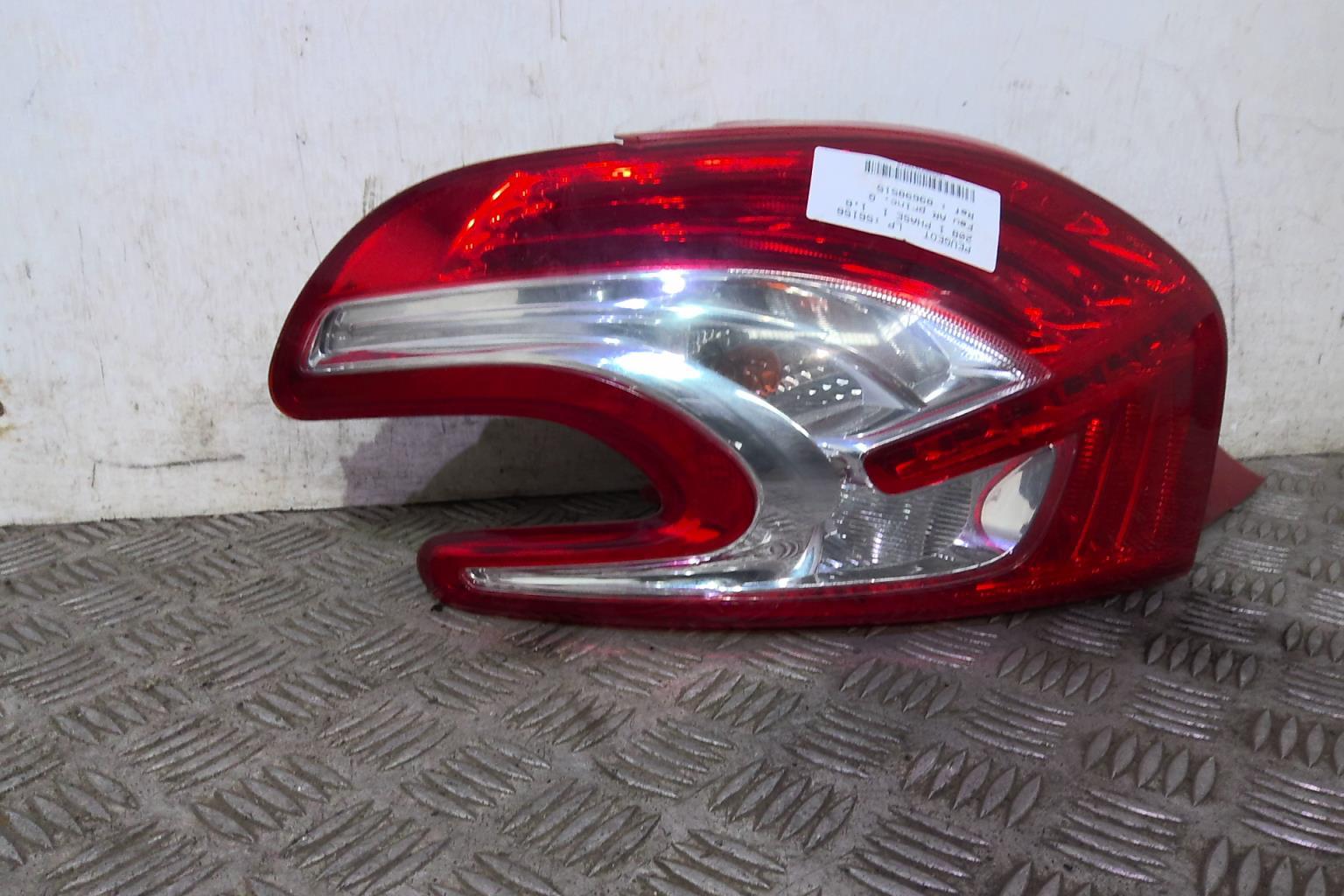 Fanale posteriore principale sinistro (luci) PEUGEOT 208 1 PHASE 1 Diésel - 1