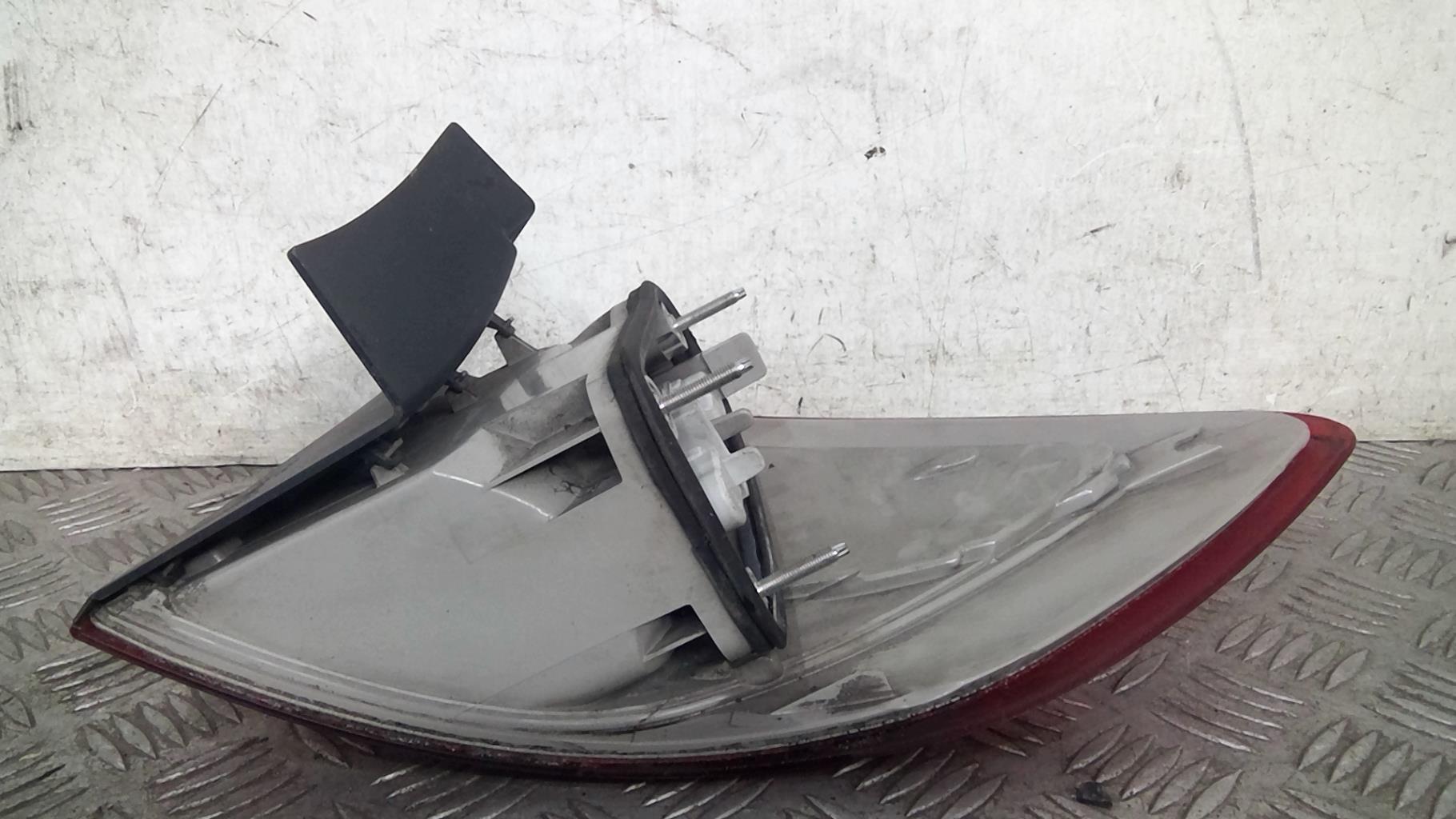 Fanale posteriore principale sinistro (luci) FORD MONDEO 3 PHASE 1 BREAK Diésel - 1