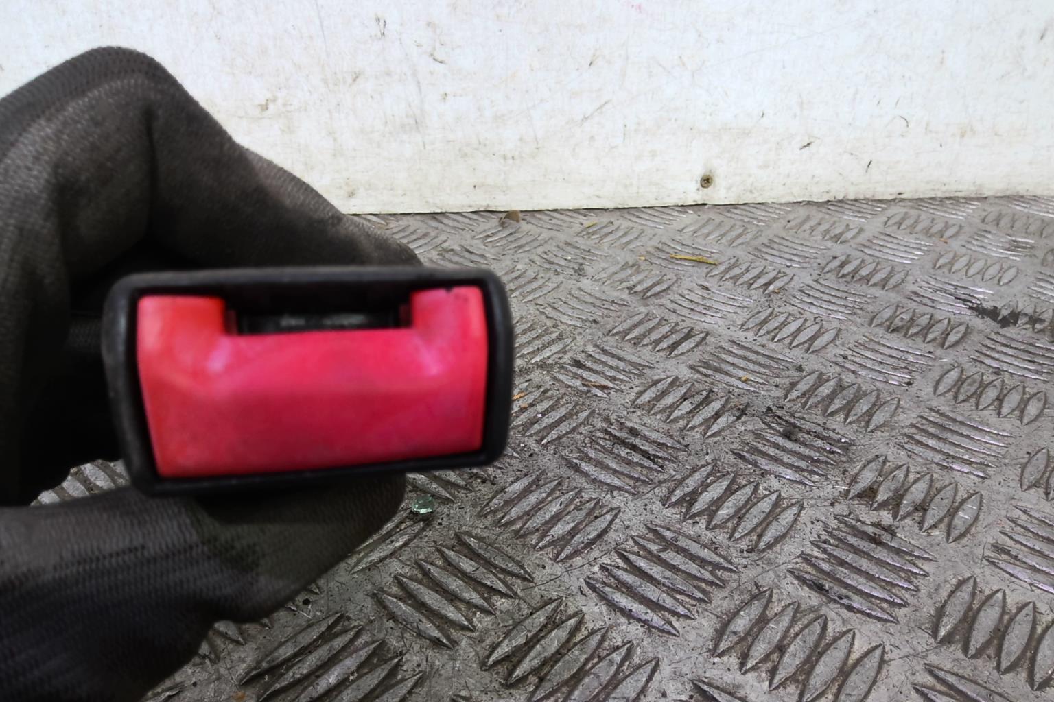 Aggancio cintura sicurezza anteriore sinistro FIAT PUNTO 2 PHASE 2 Gasolina - 1
