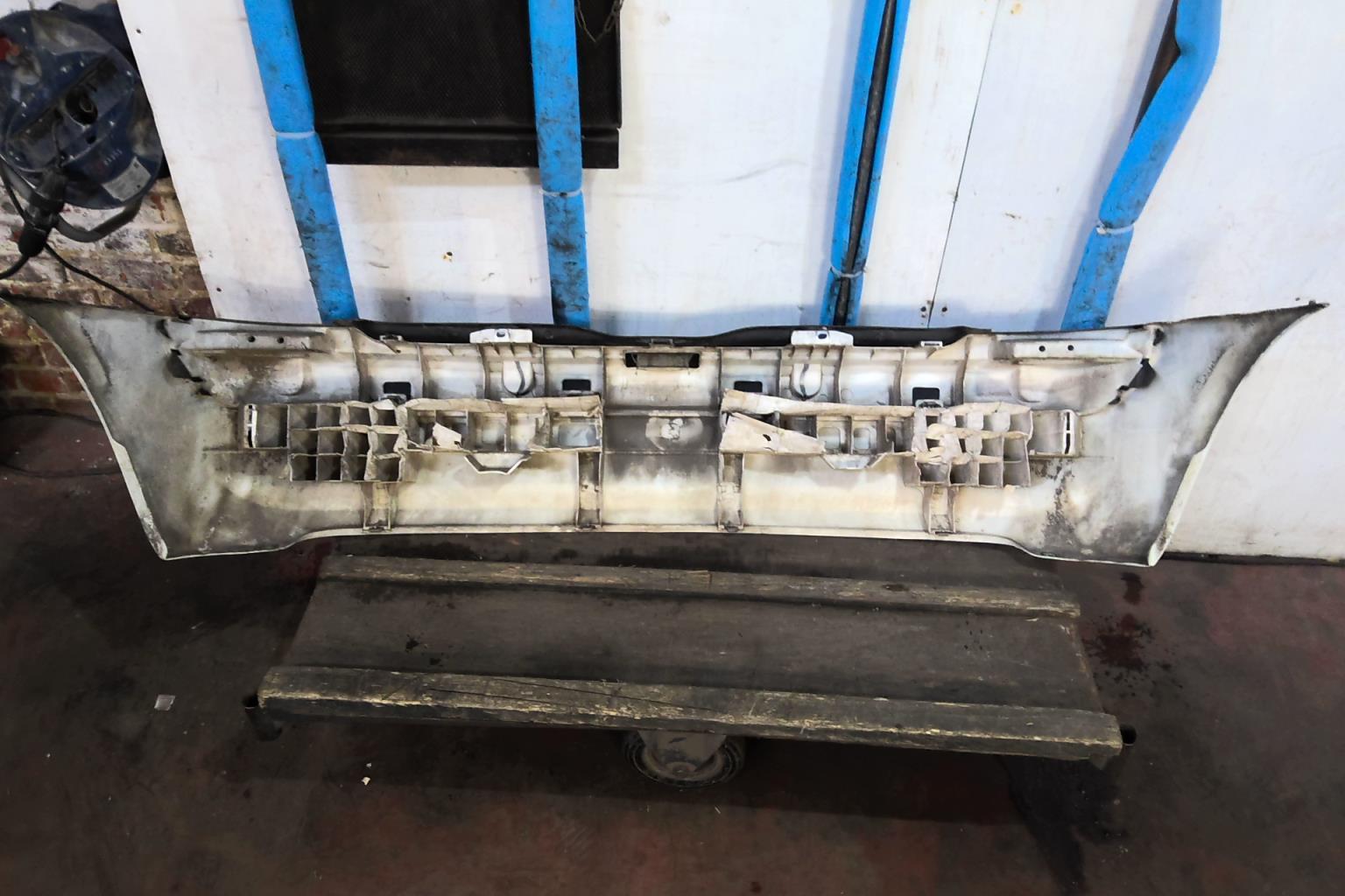 Paraurti posteriore RENAULT CLIO 2 PHASE 2 Gasolina - 1