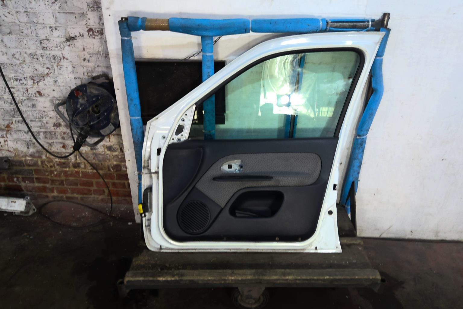 Portiera anteriore destra RENAULT CLIO 2 PHASE 2 Gasolina - 1
