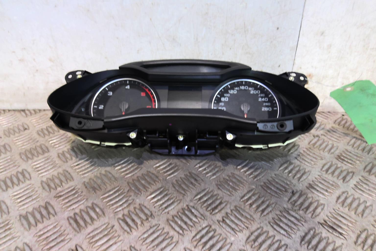 Compteur AUDI A4 3 AVANT PHASE 1 BREAK Diesel - 1