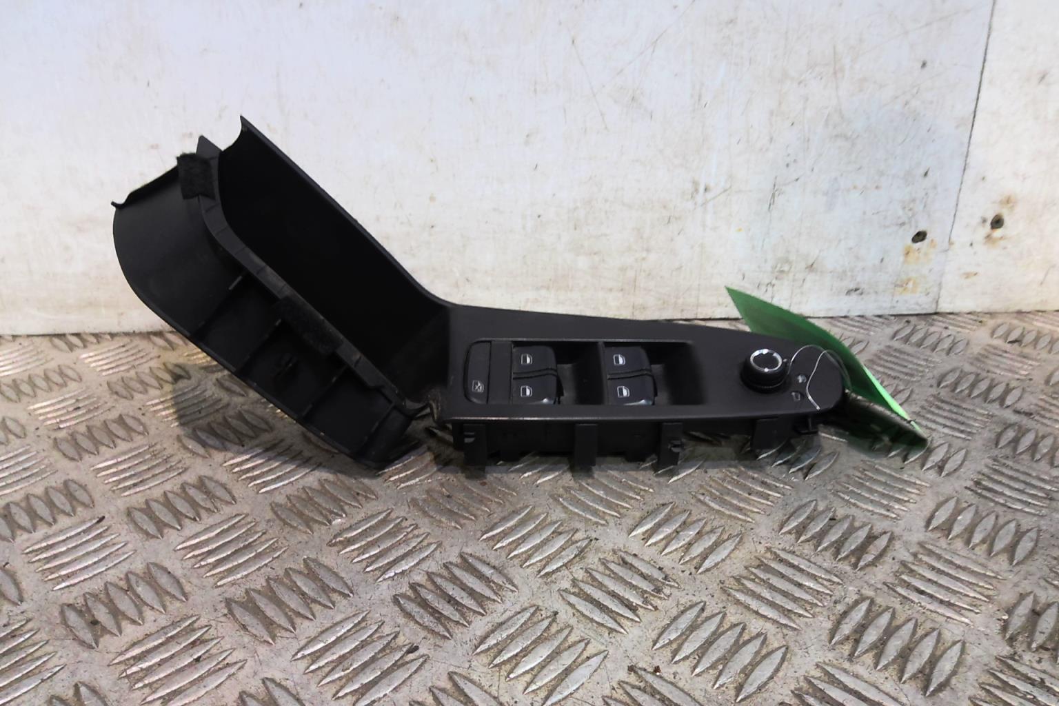 Interruttore lavacristalli anteriore sinistro AUDI A4 3 AVANT PHASE 1 BREAK Diésel - 1