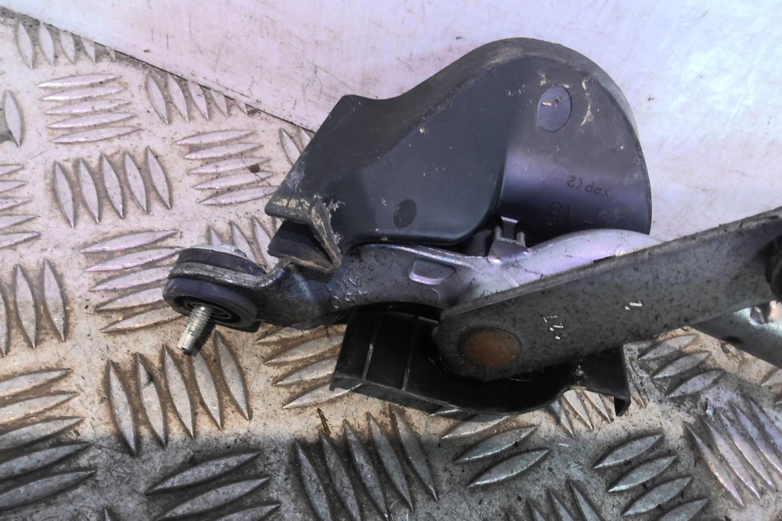 Motore tergicristallo anteriore SUZUKI SWIFT 4 Gasolina - 1