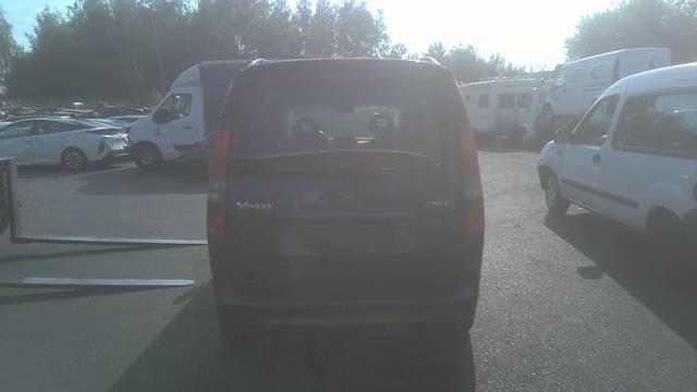 Calandra MERCEDES VANEO 414 Diésel - 1