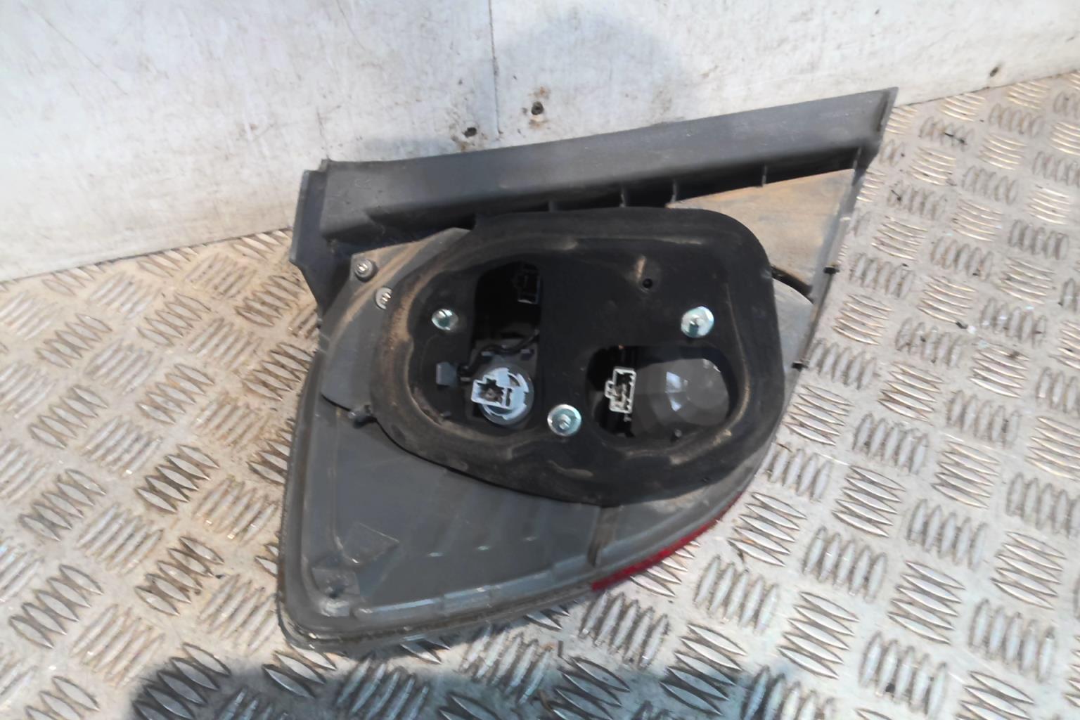 Fanale posteriore principale destro (luci) HONDA JAZZ 3 Gasolina - 1