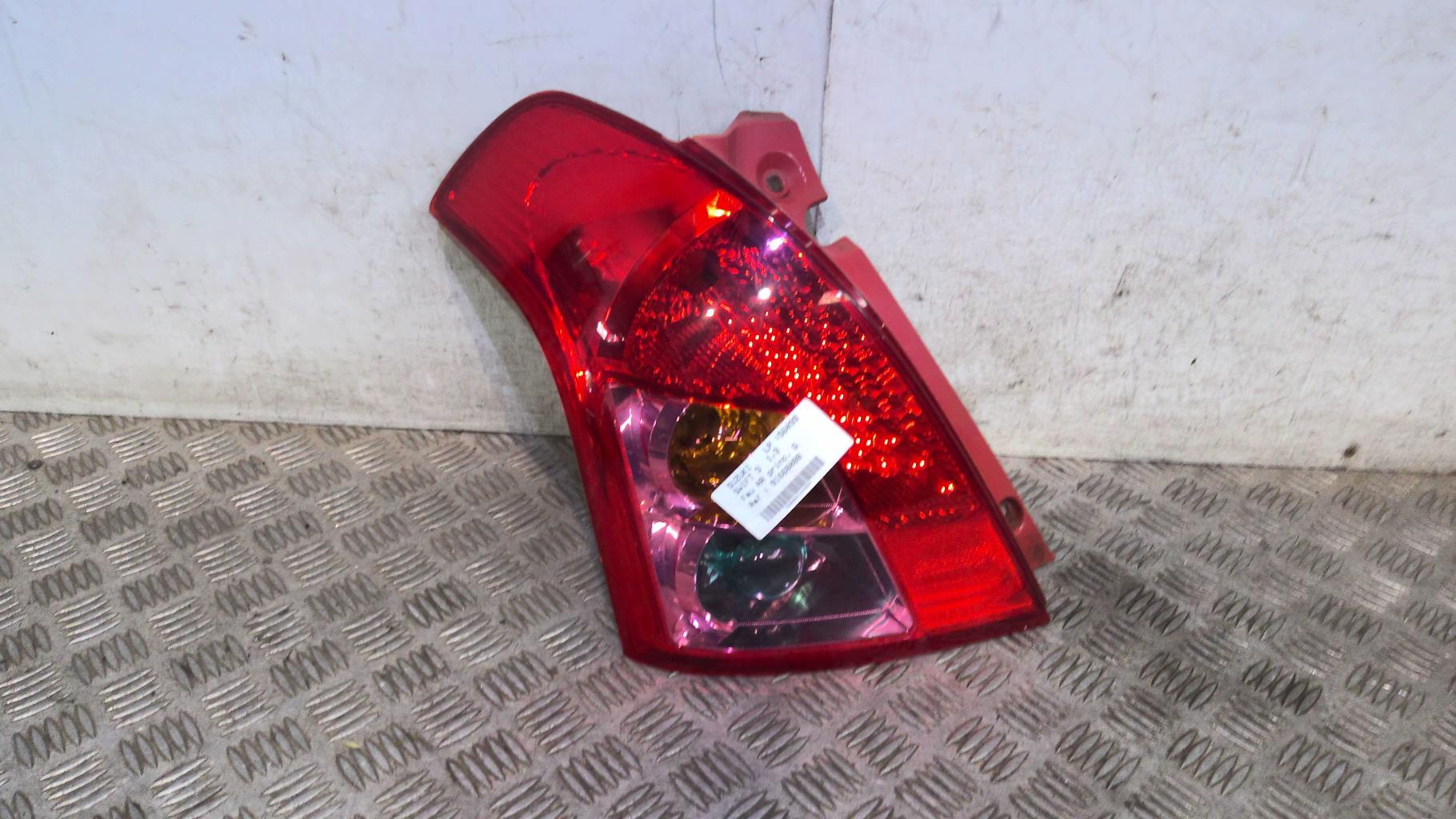 Fanale posteriore principale sinistro (luci) SUZUKI SWIFT 3 Gasolina - 1