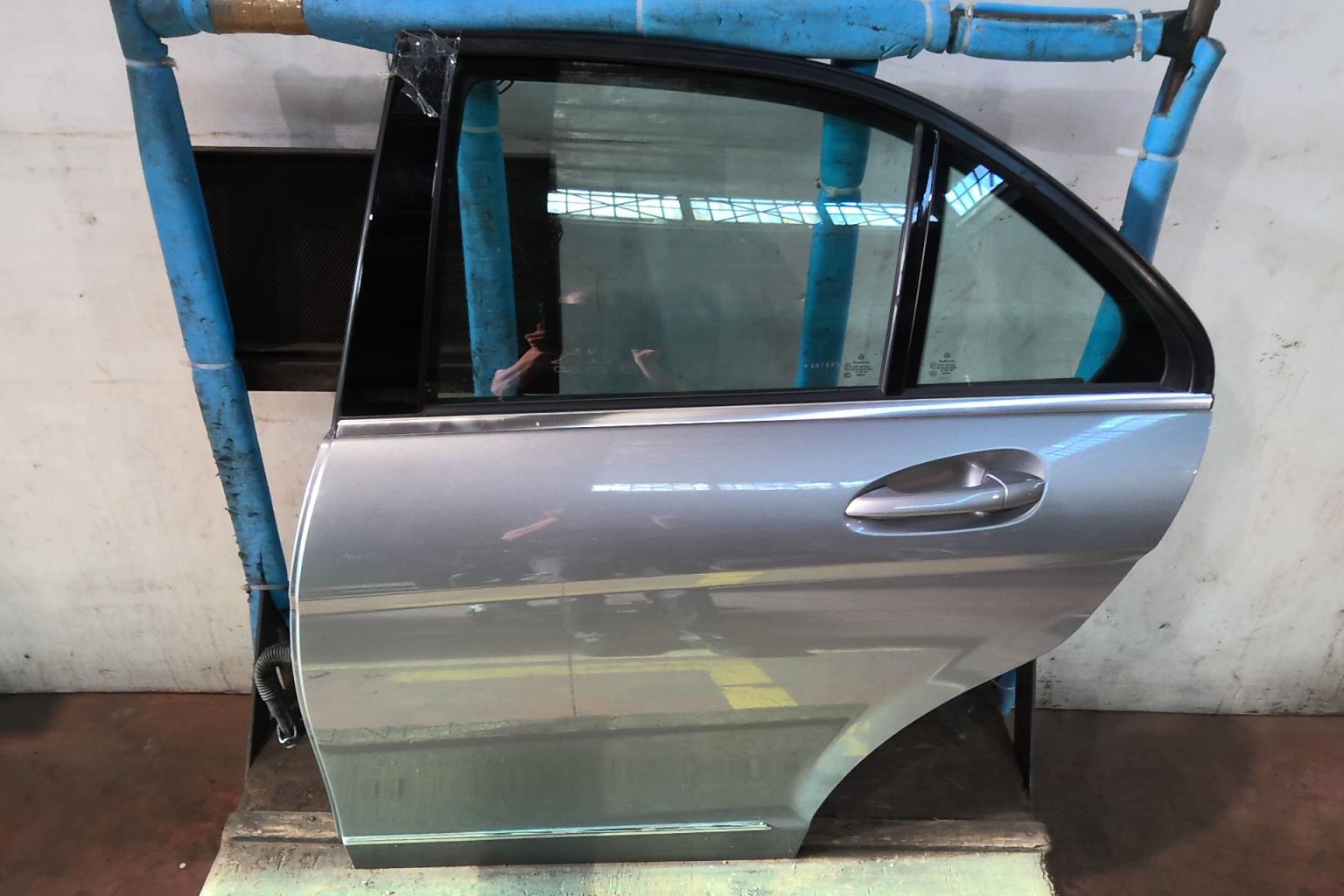 Portiera posteriore sinistra MERCEDES CLASSE C 204 PHASE 1 Diésel - 1