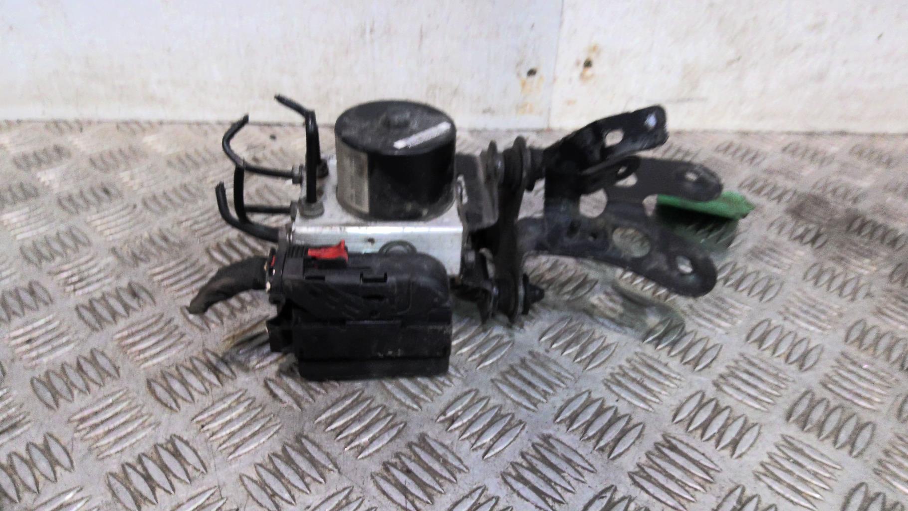 Blocco ABS (antibloccaggio freni) VOLKSWAGEN GOLF PLUS PHASE 1 Diésel - 1