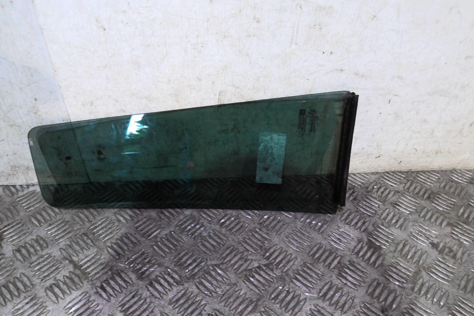 Ventanilla triangular trasera izquierda (puerta) OPEL ZAFIRA B PHASE 2 Diésel - 1
