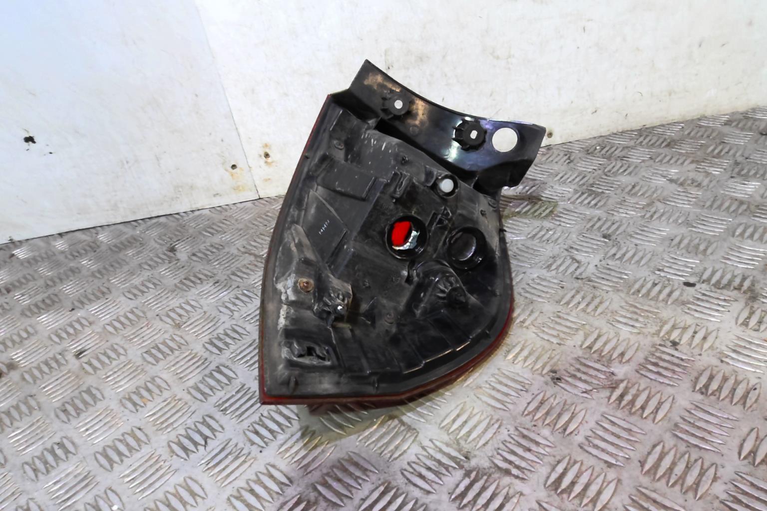 Fanale posteriore principale sinistro (luci) KIA RIO 3 PHASE 1 Gasolina - 1