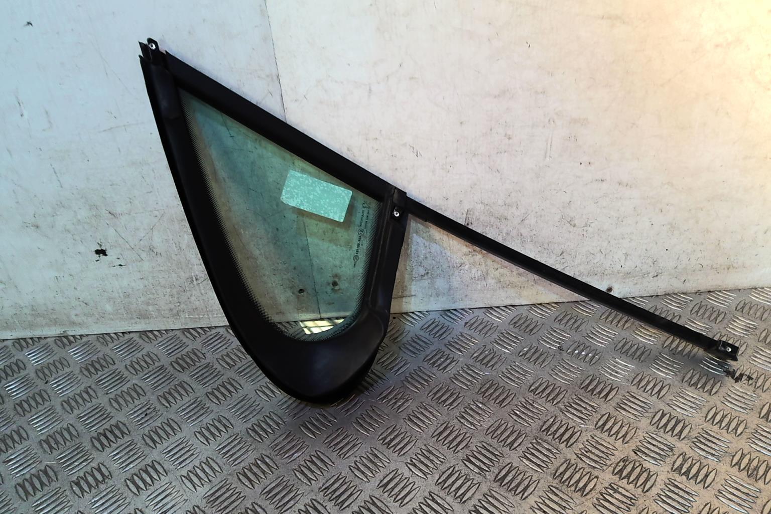 Ventanilla triangular delantera derecha (puerta) PEUGEOT 207 PHASE 2 Diésel - 1