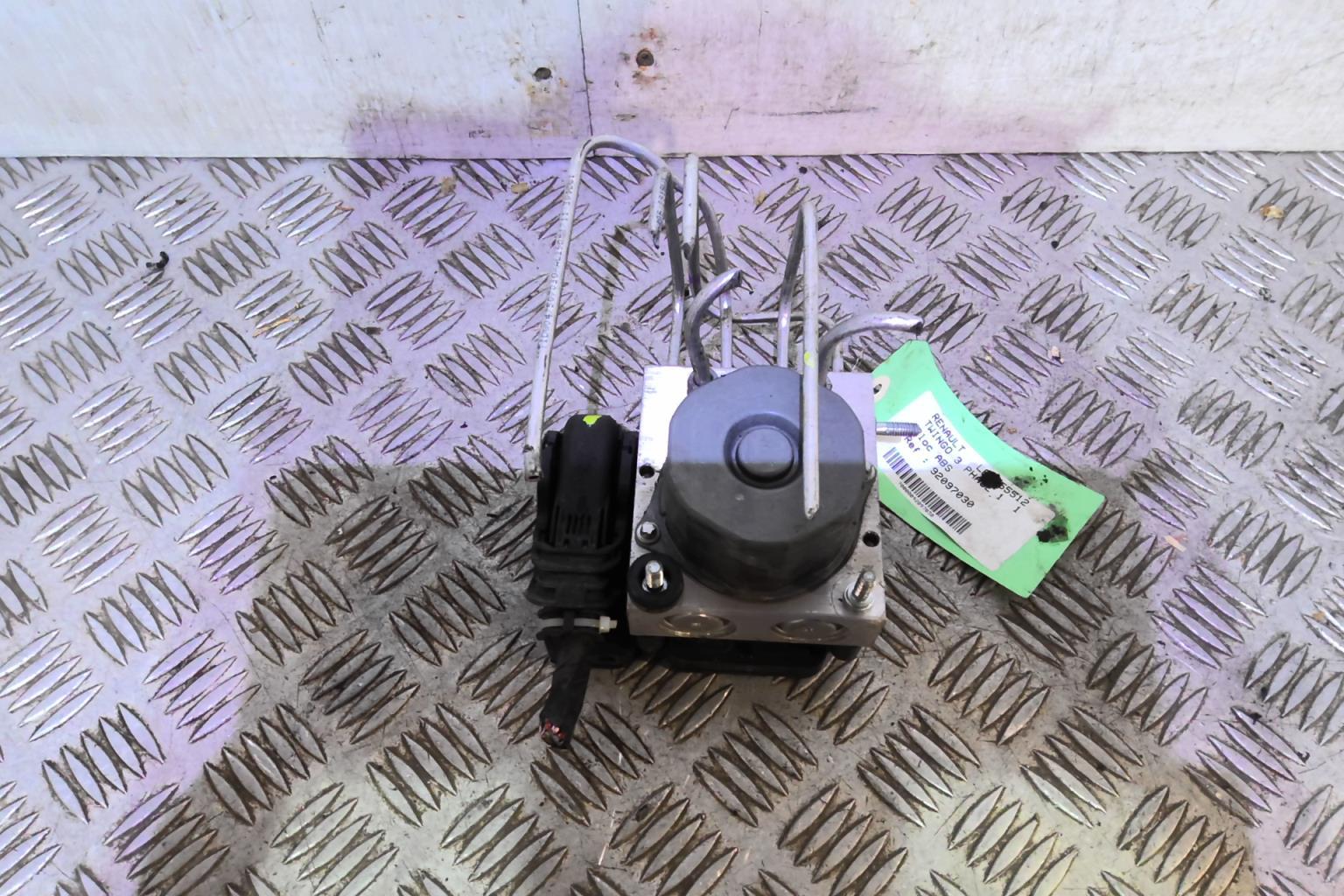 Blocco ABS (antibloccaggio freni) RENAULT TWINGO 3 PHASE 1 Gasolina - 1