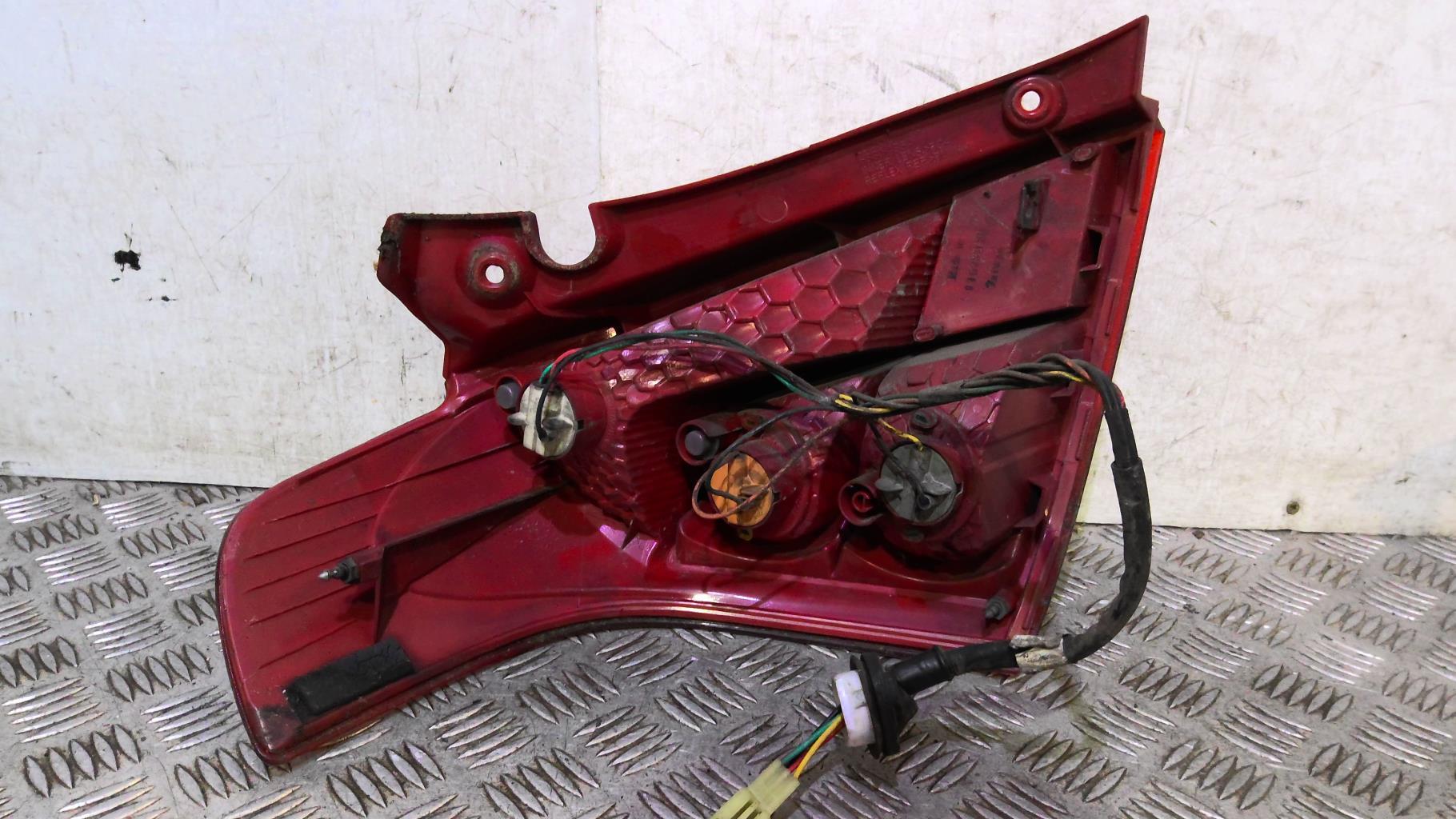 Fanale posteriore principale destro (luci) SUZUKI SWIFT 3 Diésel - 1