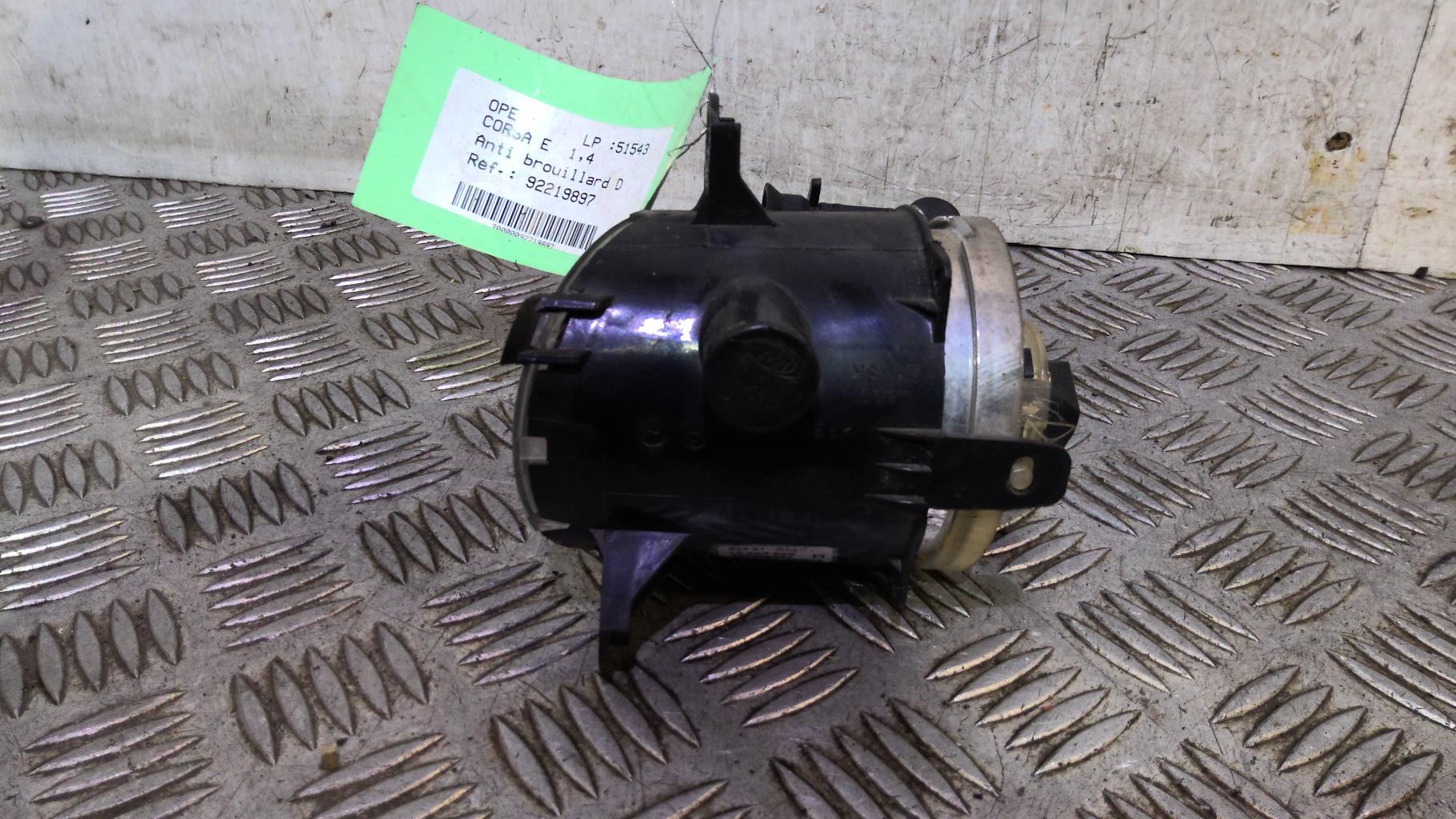 Anti brouillard droit (feux) OPEL CORSA E  - 1