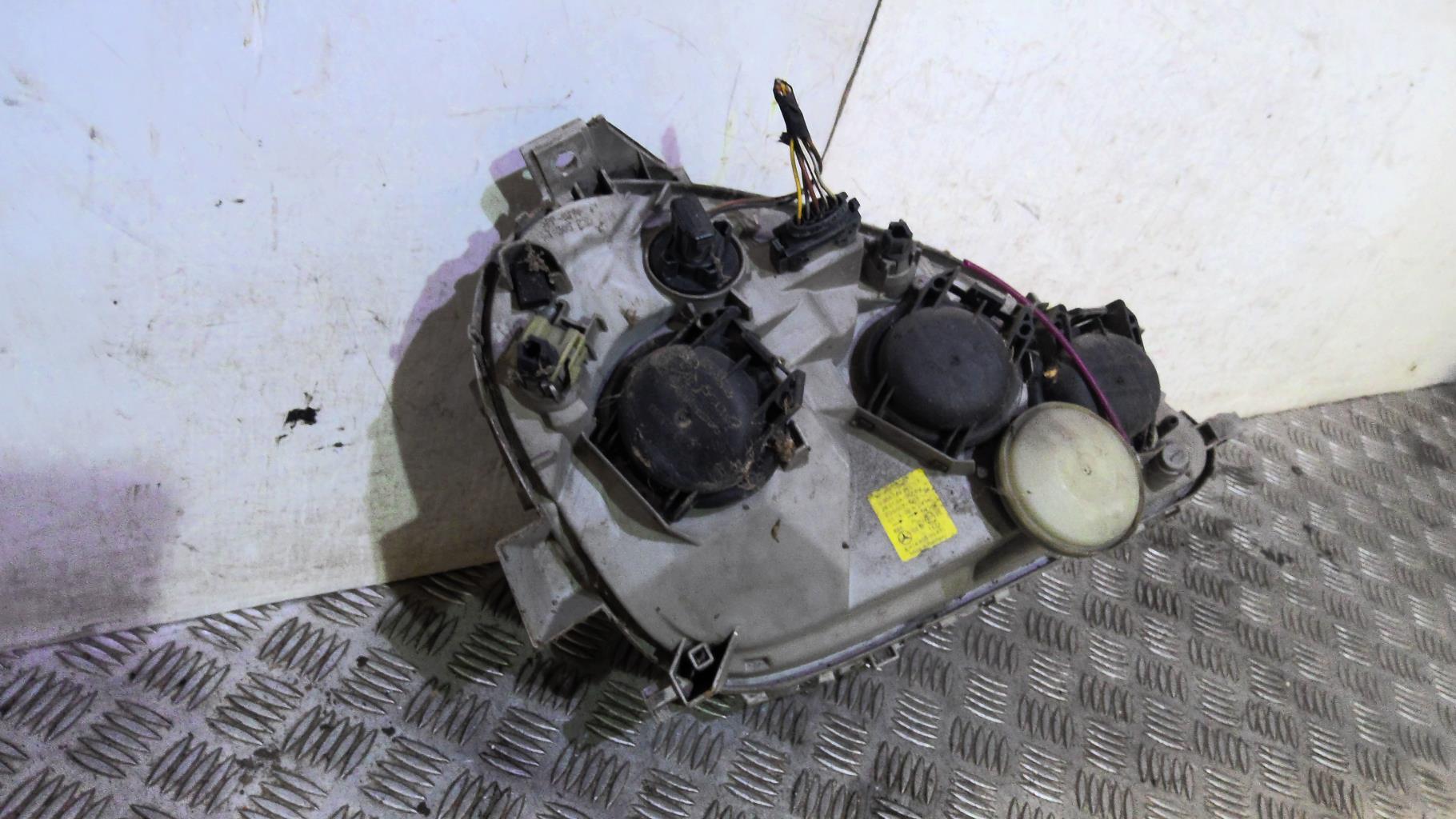 Gruppo ottico anteriore principale sinistro (luci)(faro) MERCEDES VANEO 414 Diésel - 1