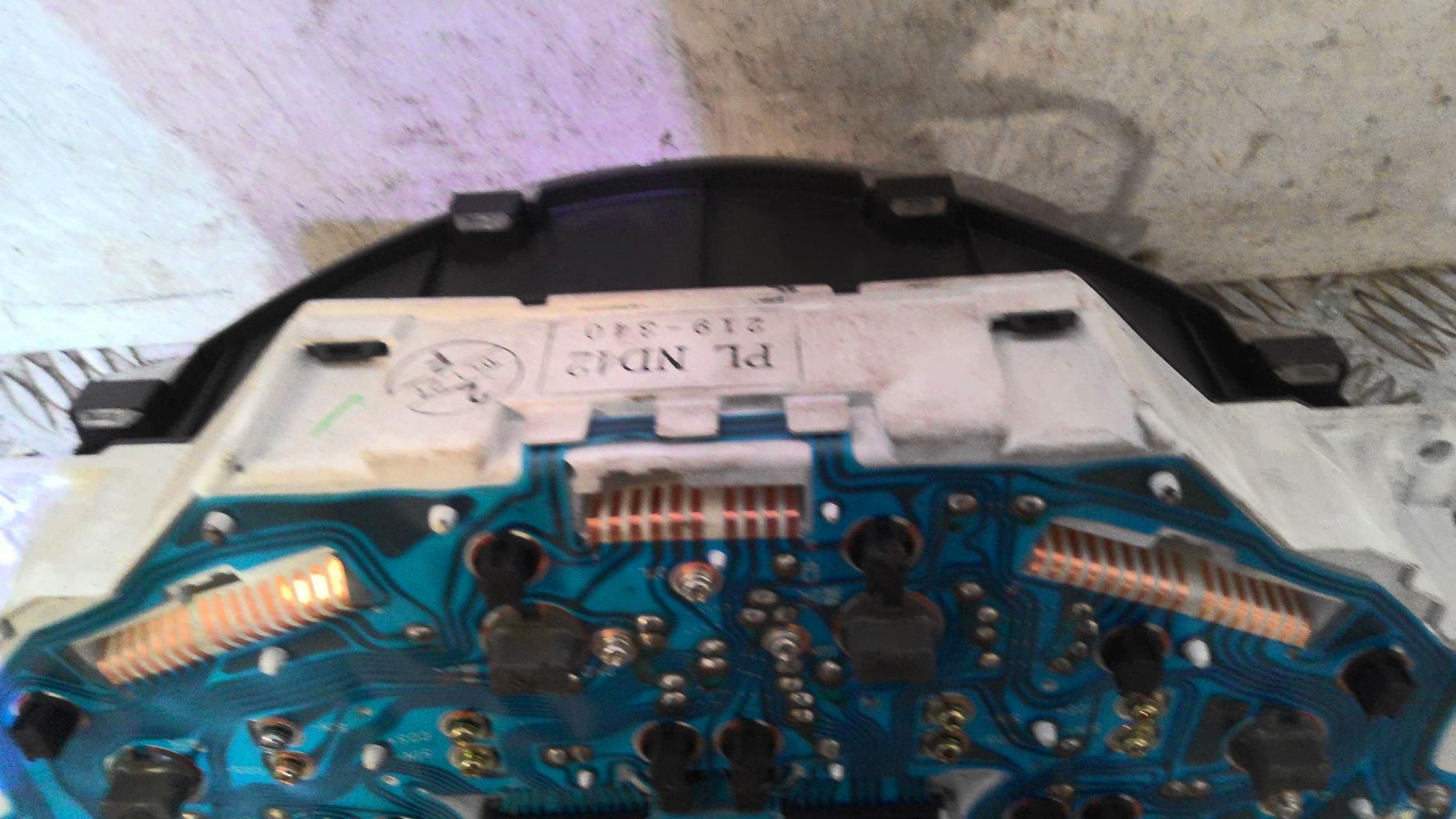 Compteur MAZDA MX5 2 PHASE 1 CABRIOLET Essence - 1