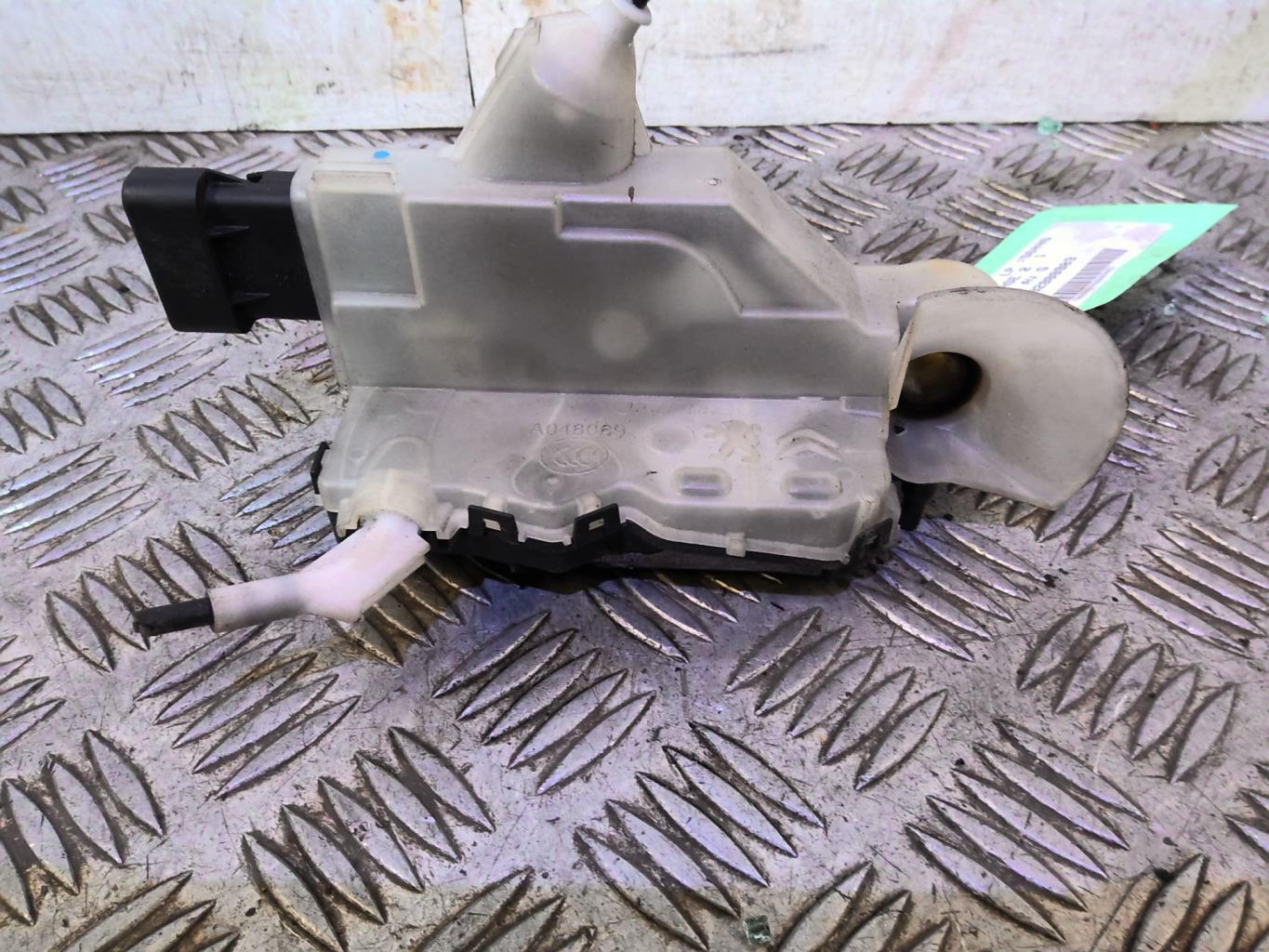 Serrure avant gauche CITROEN C3 2 PHASE 2 Essence - 1
