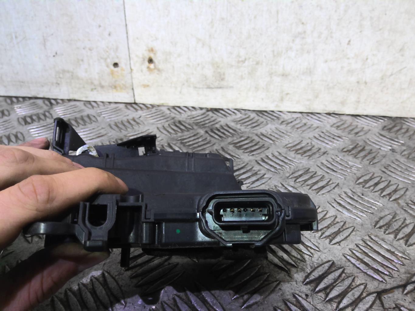 Serratura posteriore destra RENAULT CLIO 4 PHASE 2 BREAK Gasolina - 1