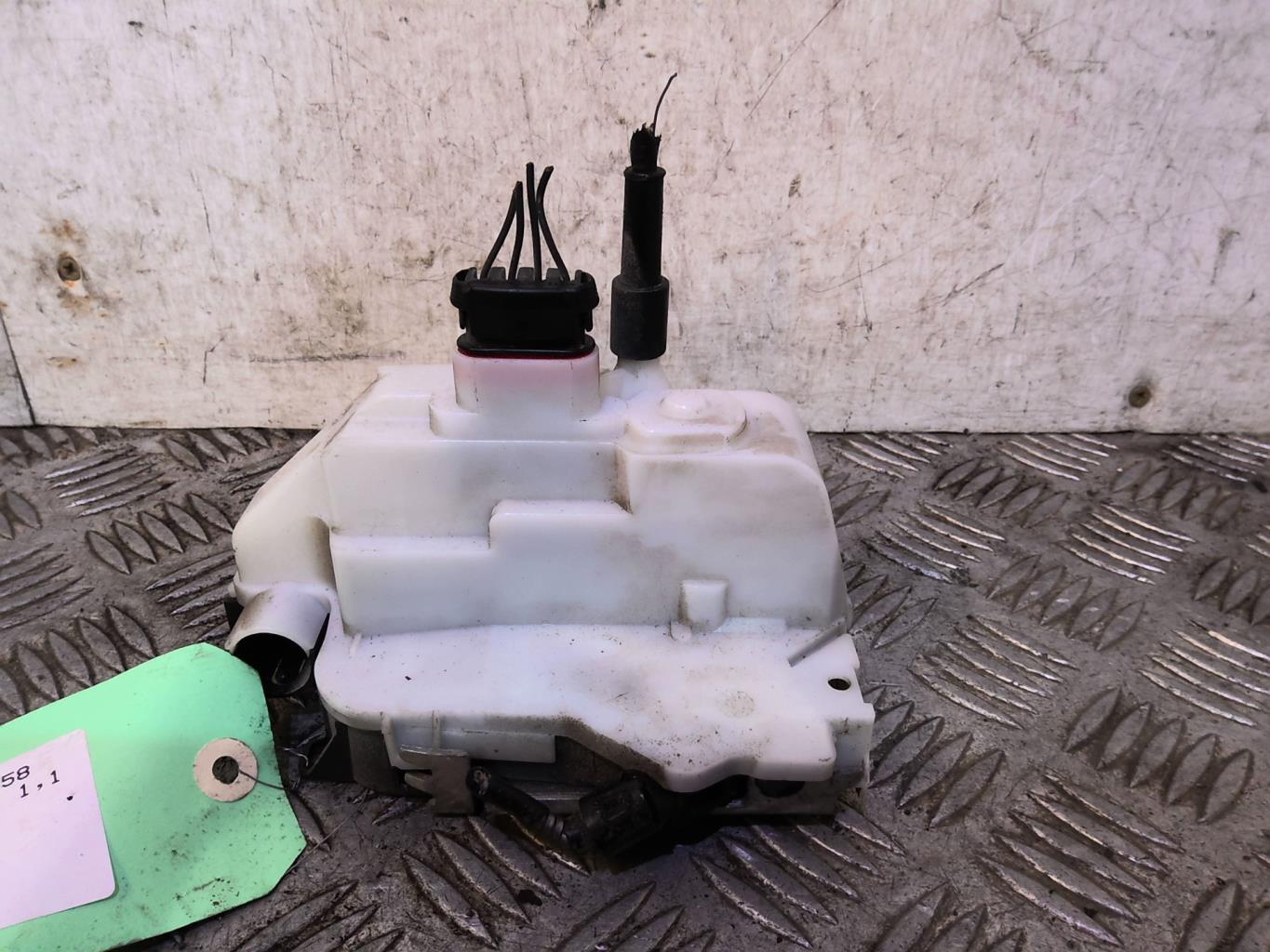 Serrure avant droit RENAULT TWINGO 2 PHASE 1 Essence - 1