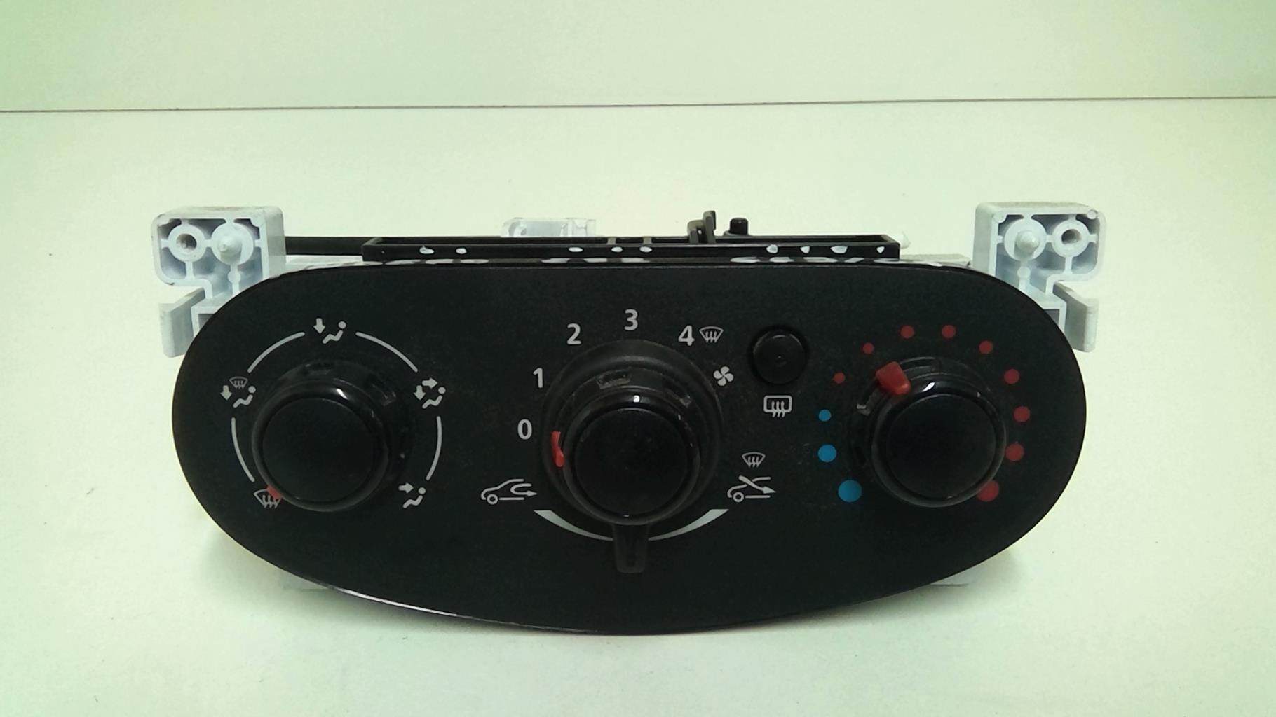 Commande chauffage DACIA SANDERO 2 PHASE 2 Essence - 1