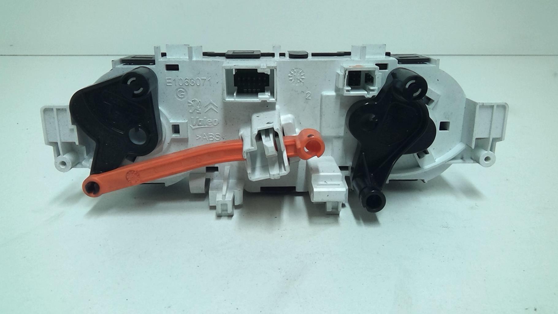 Commande chauffage PEUGEOT 208 1 PHASE 1 Essence - 1