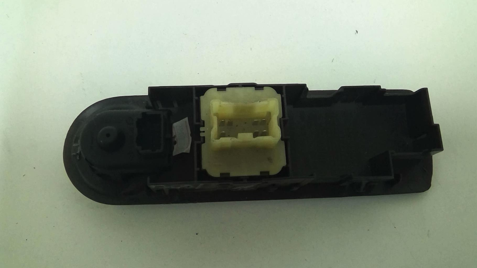 Interrupteur de leve vitre RENAULT CLIO 4 PHASE 1 Essence - 1