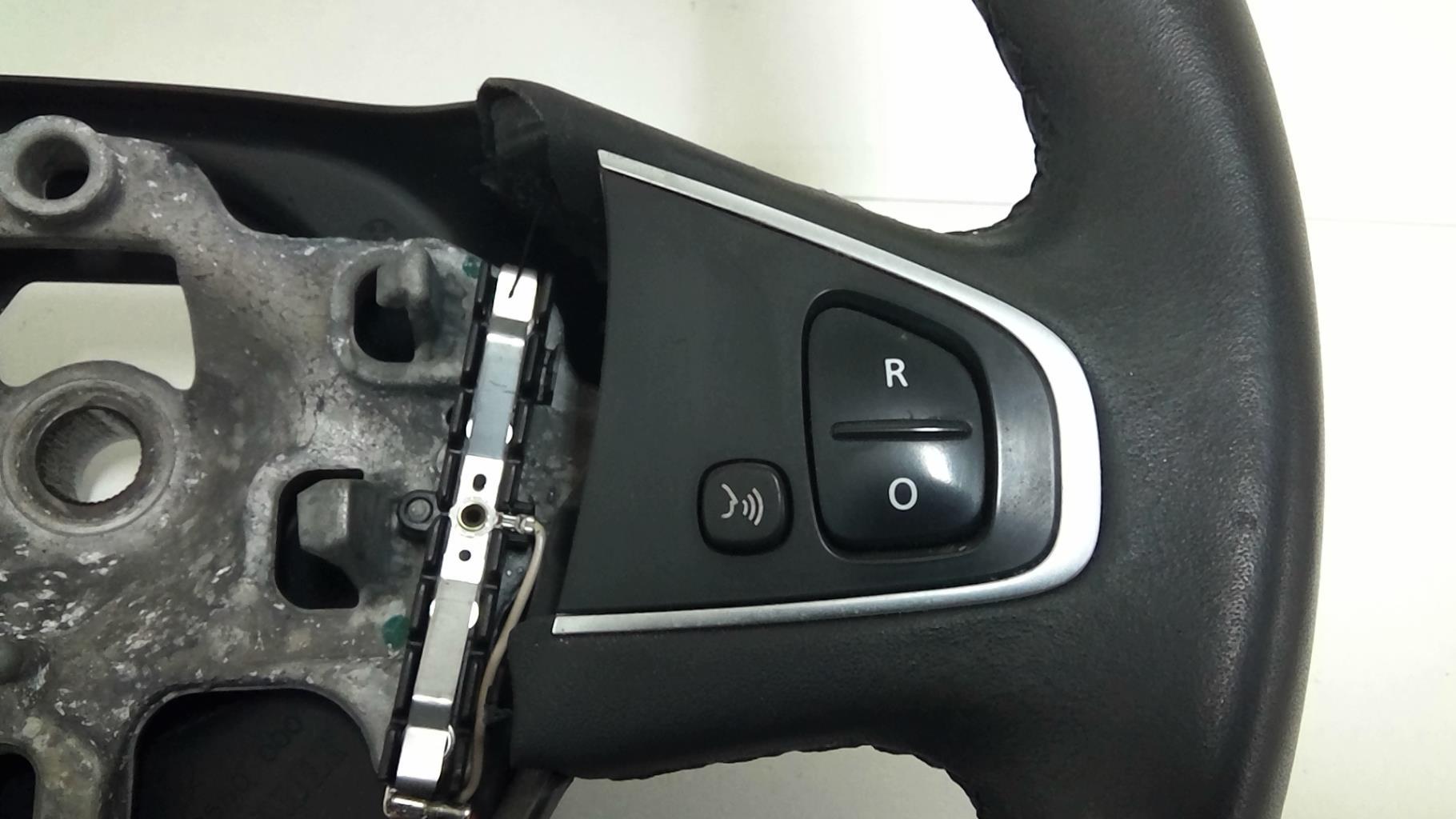 Volant RENAULT CLIO 4 PHASE 2 BREAK Diesel - 1