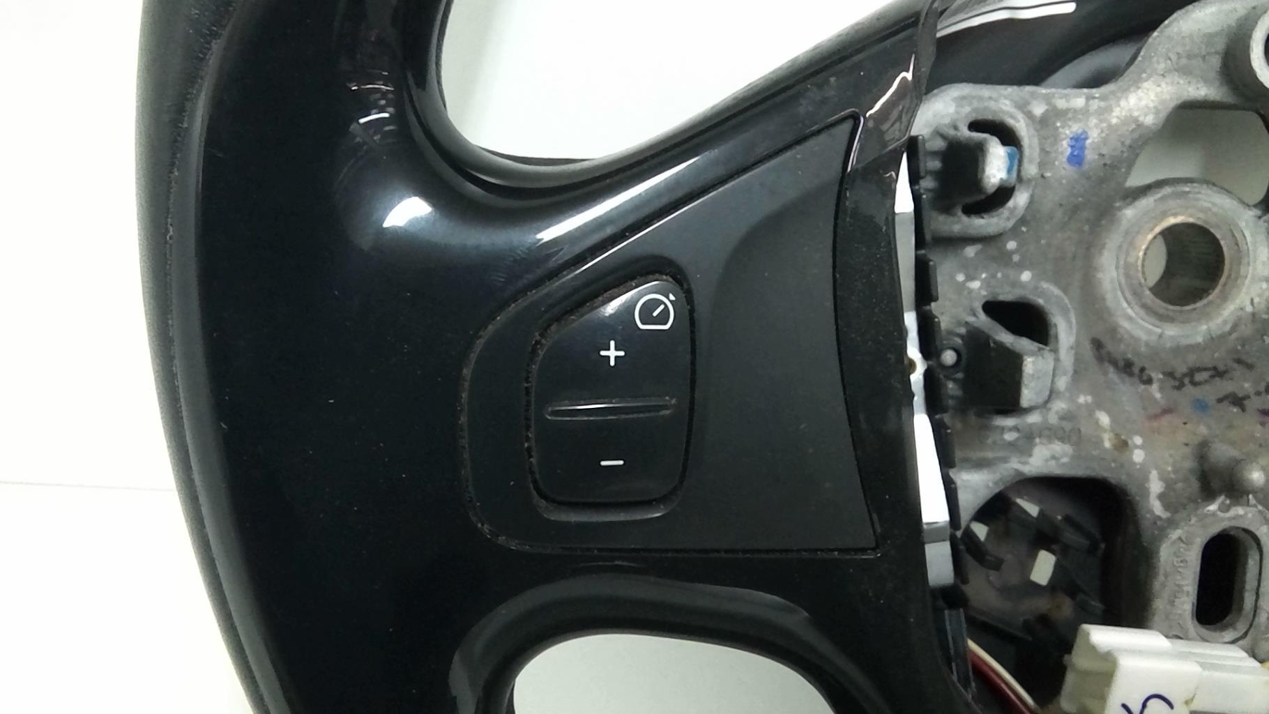 Volant RENAULT CLIO 4 PHASE 1 BREAK Diesel - 1