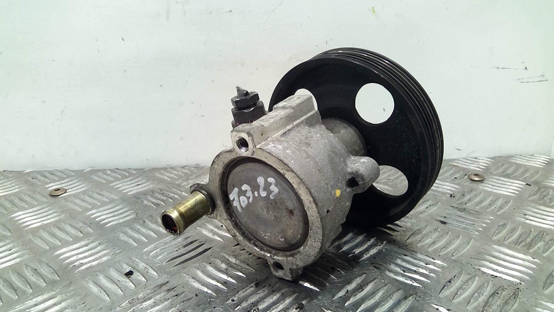 Pompe de direction RENAULT LAGUNA 2 PHASE 1 Essence - 1