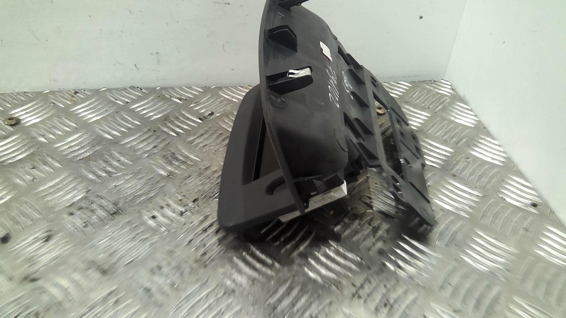 Ecran GPS RENAULT CLIO 3 PHASE 2 Diesel - 1
