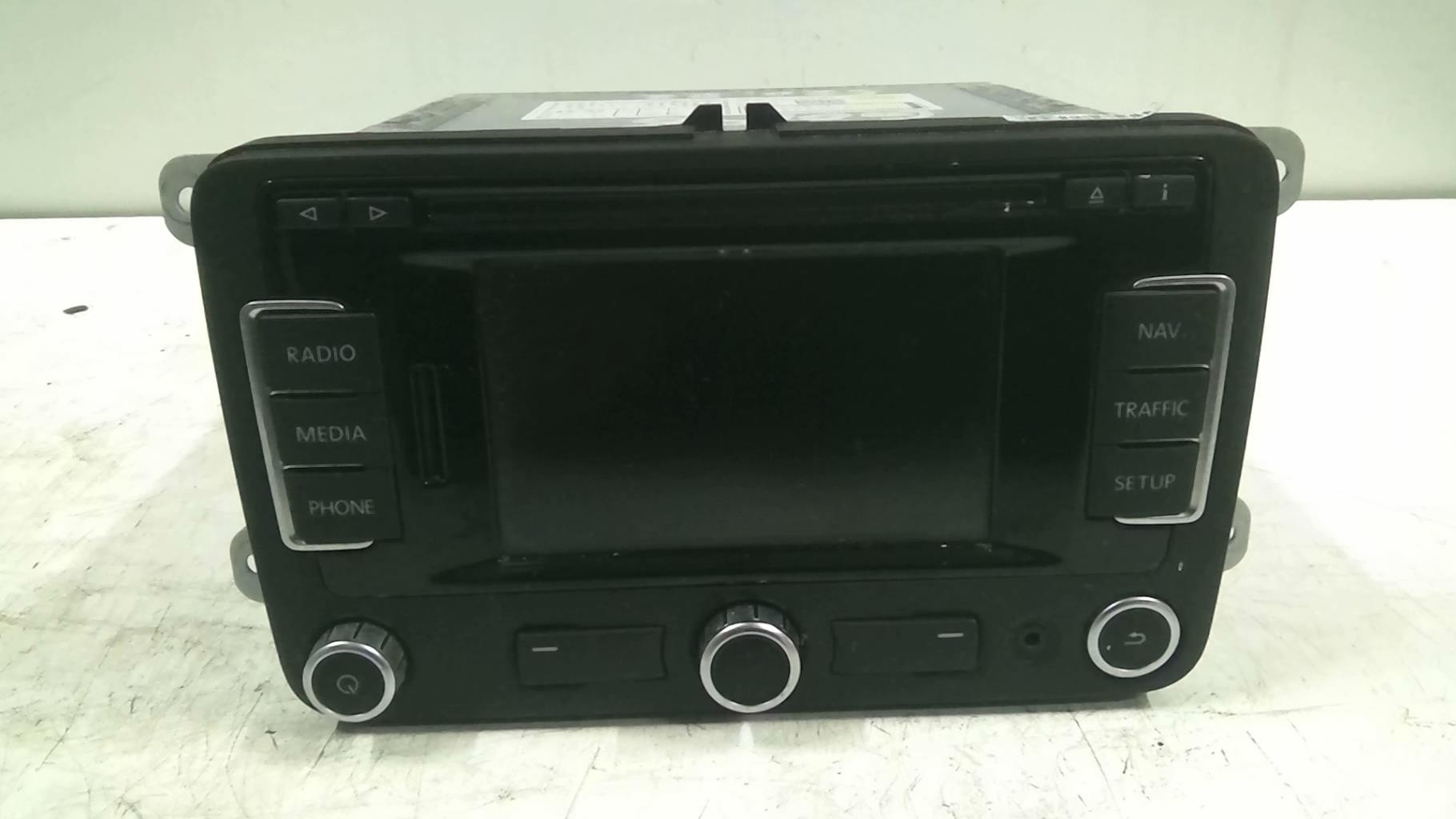 Ecran GPS VOLKSWAGEN GOLF 6 BREAK Diesel - 1