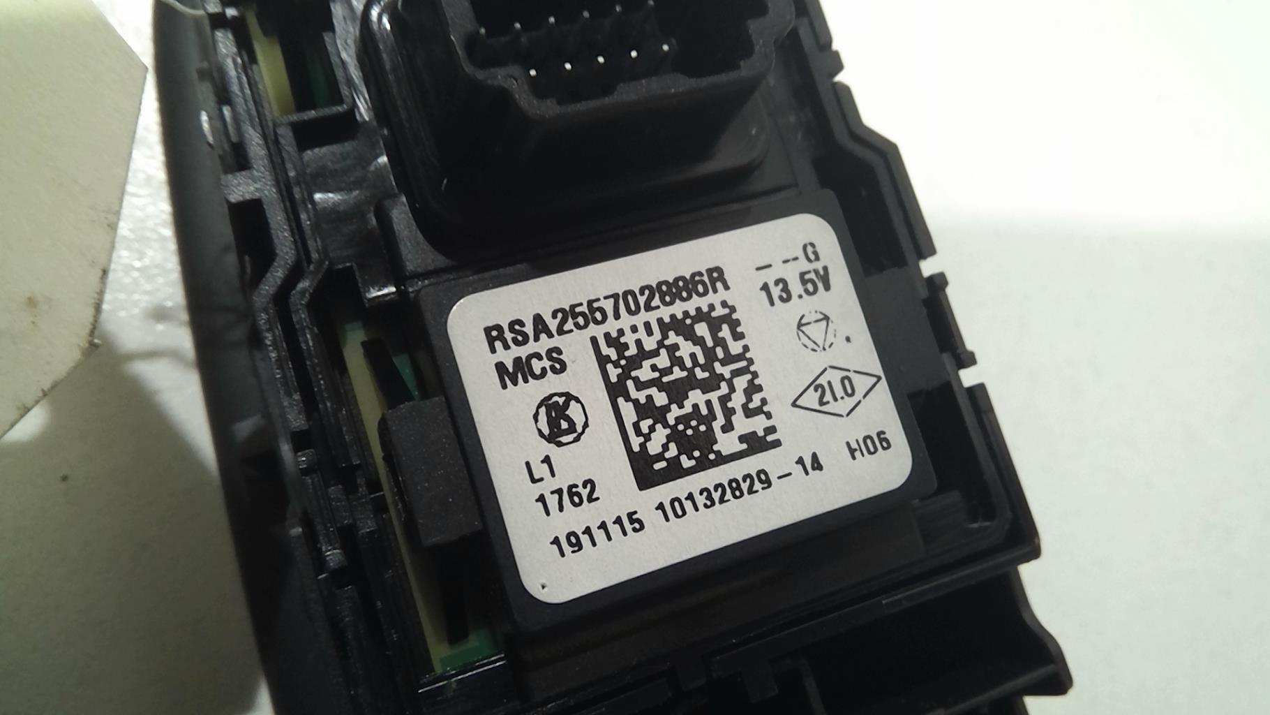 Interrupteur de leve vitre RENAULT CLIO 4 PHASE 2 Essence - 1