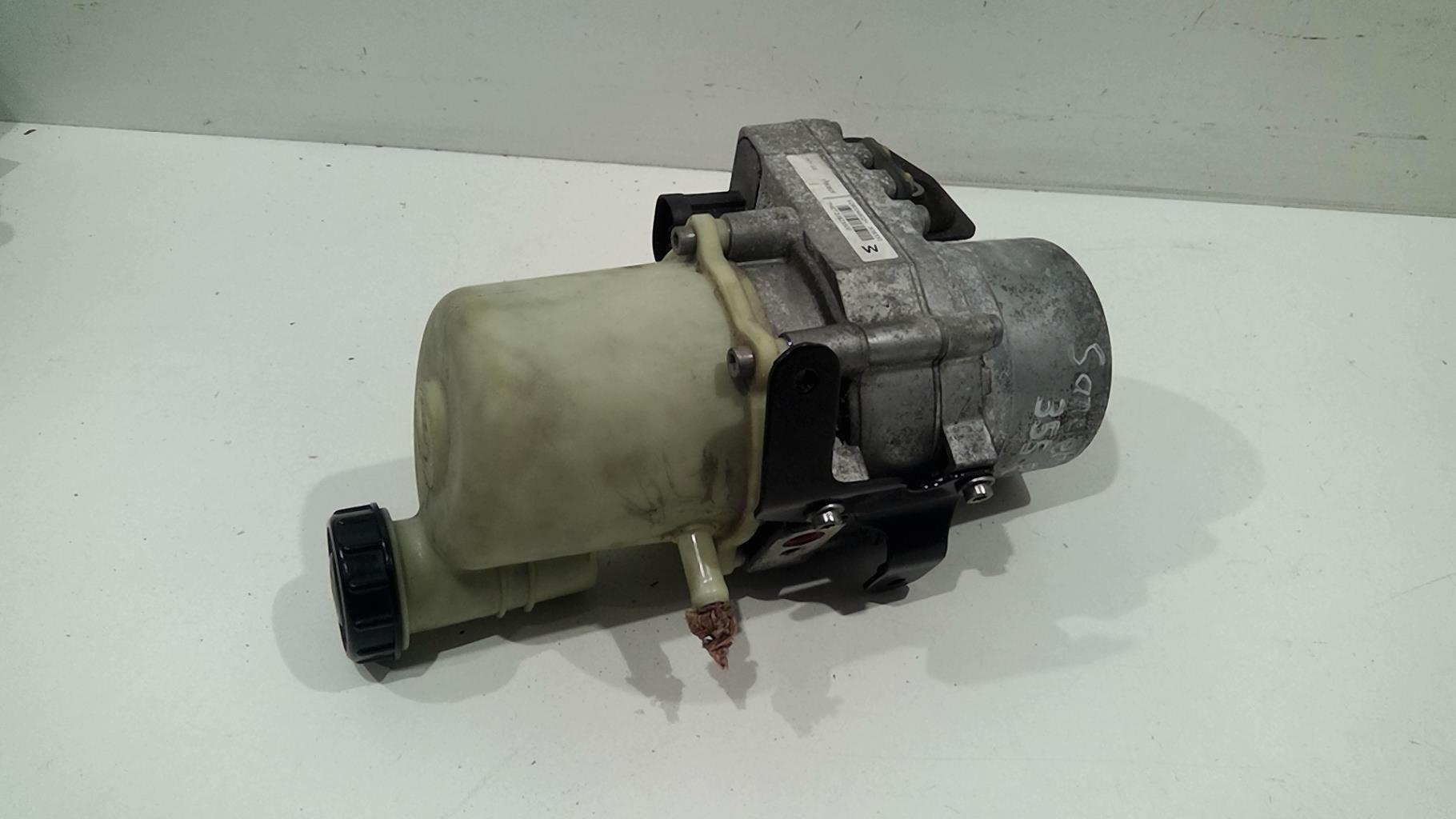 Pompe de direction DACIA SANDERO 1 Diesel - 1
