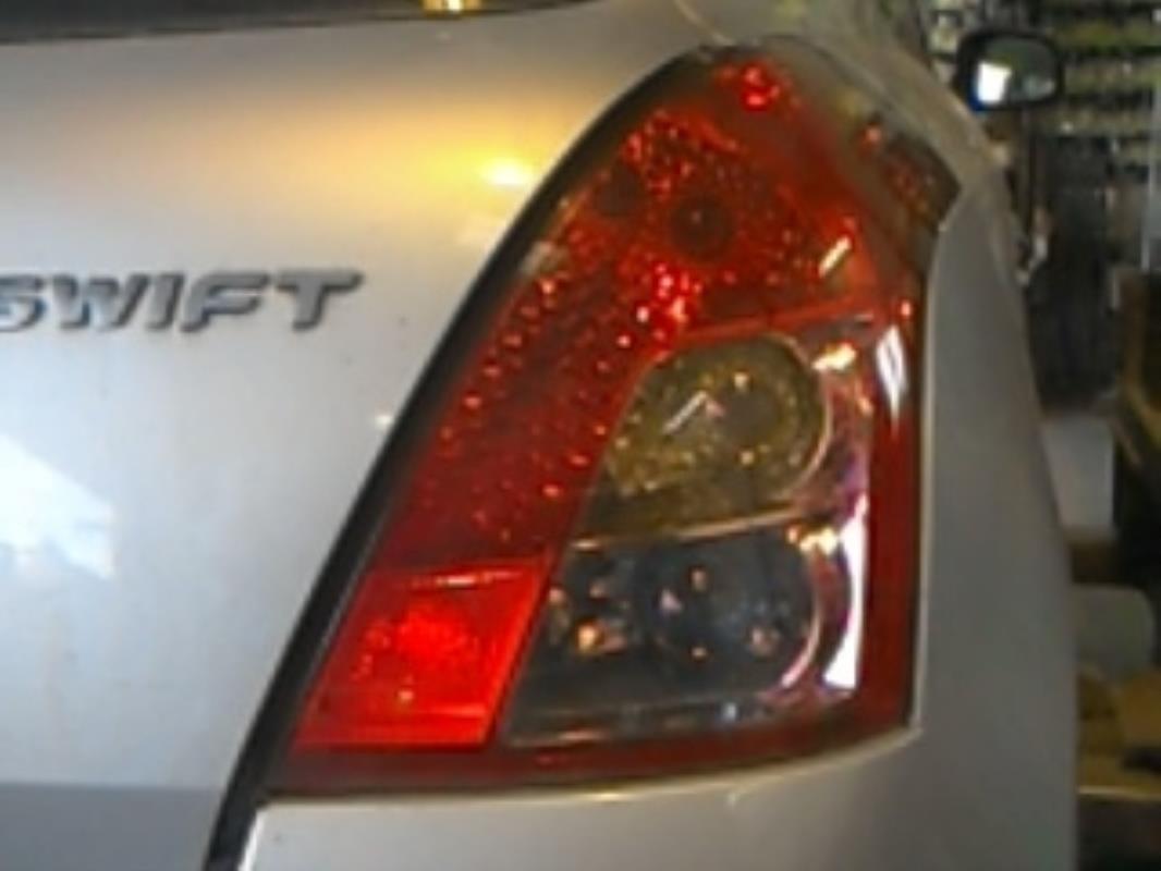 Fanale posteriore principale destro (luci) SUZUKI SWIFT 3 Diésel - 1