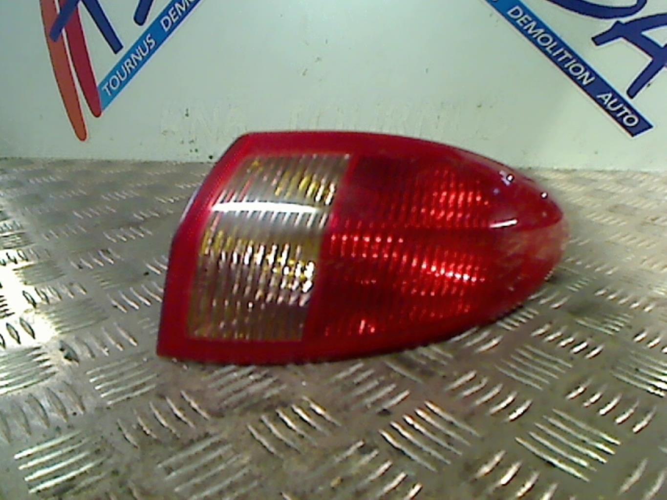 Fanale posteriore principale destro (luci) ALFA ROMEO 147 PHASE 1 Diésel - 1