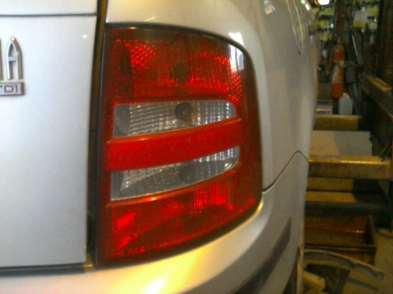 Fanale posteriore principale destro (luci) SKODA FABIA 1 PHASE 1 BREAK Diésel - 1