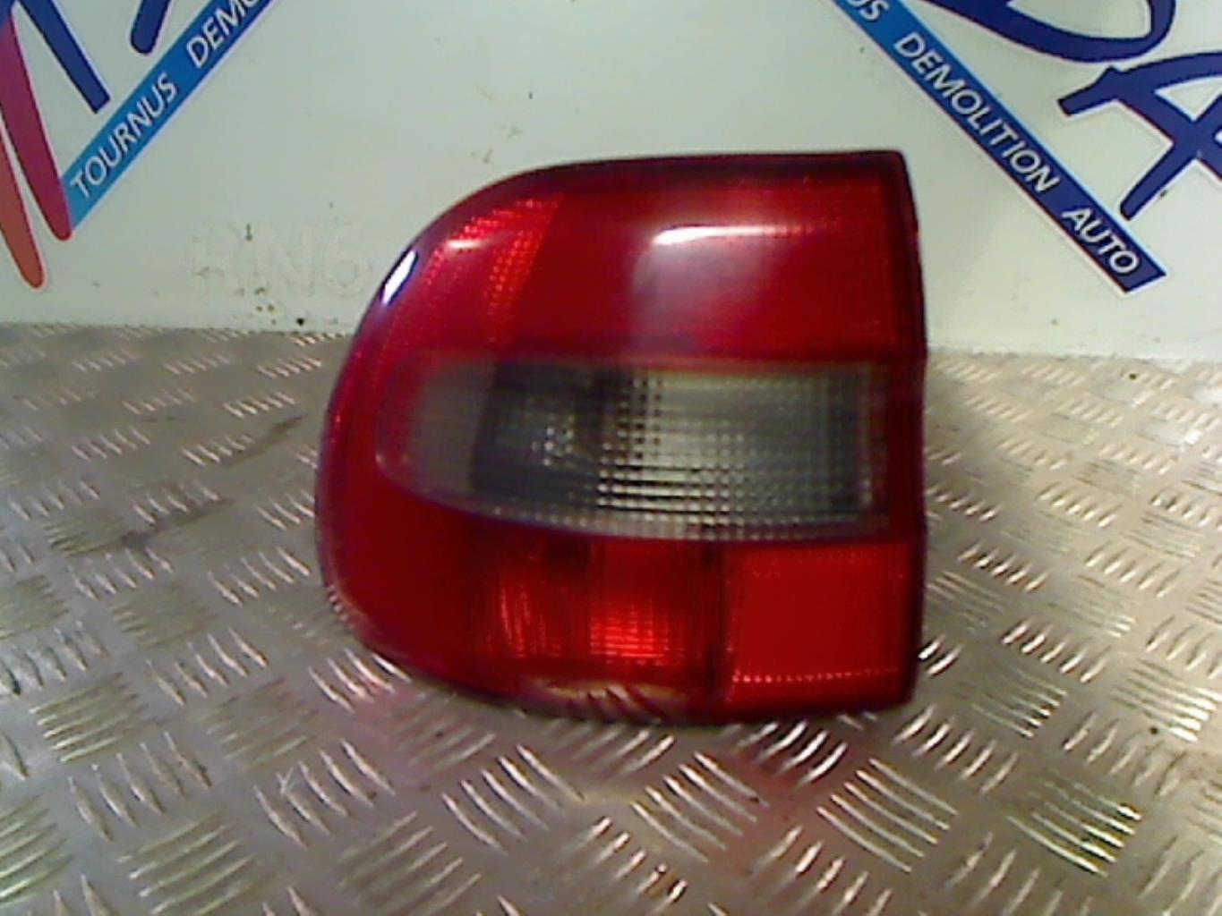 Fanale posteriore principale sinistro (luci) VOLVO V 40 1 PHASE 1 BREAK Diésel - 1