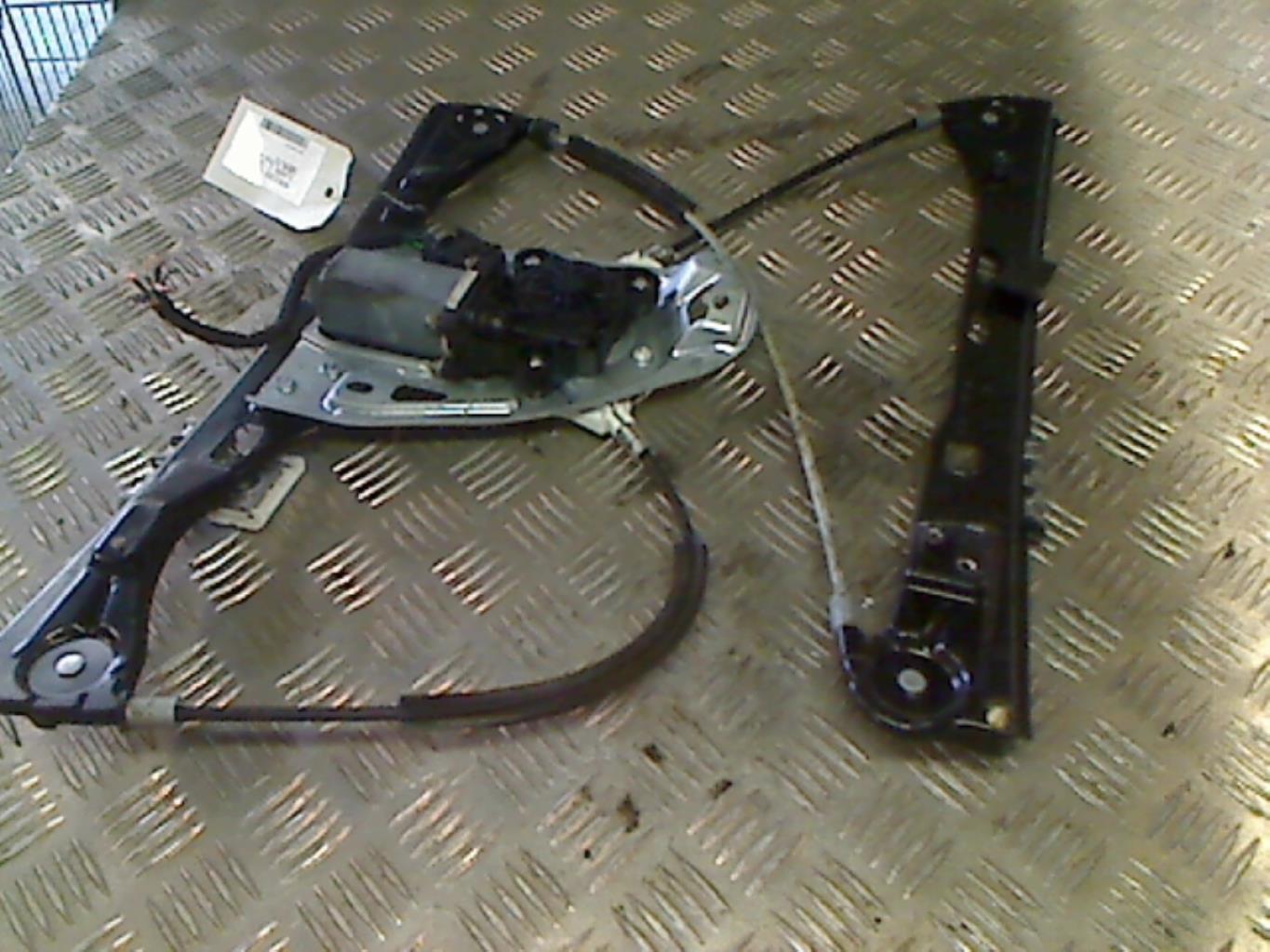 Alzacristalli elettrico anteriore destro MERCEDES CLASSE C 203 PHASE 1 BREAK Diésel - 1