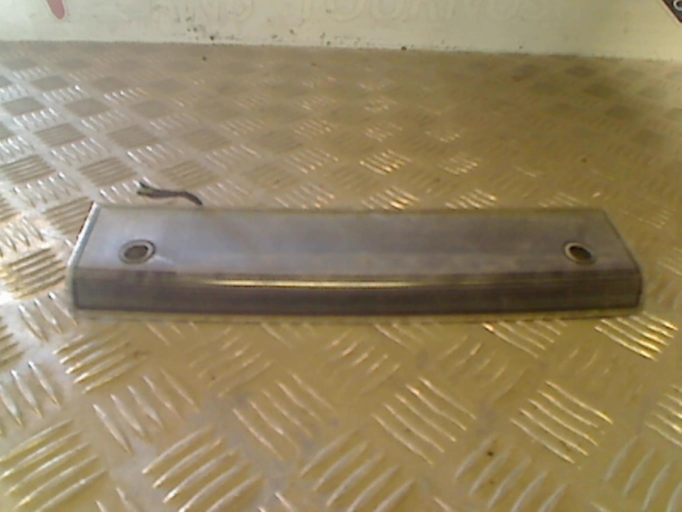 Luce stop centrale FORD C-MAX 1 PHASE 2 Diésel - 1