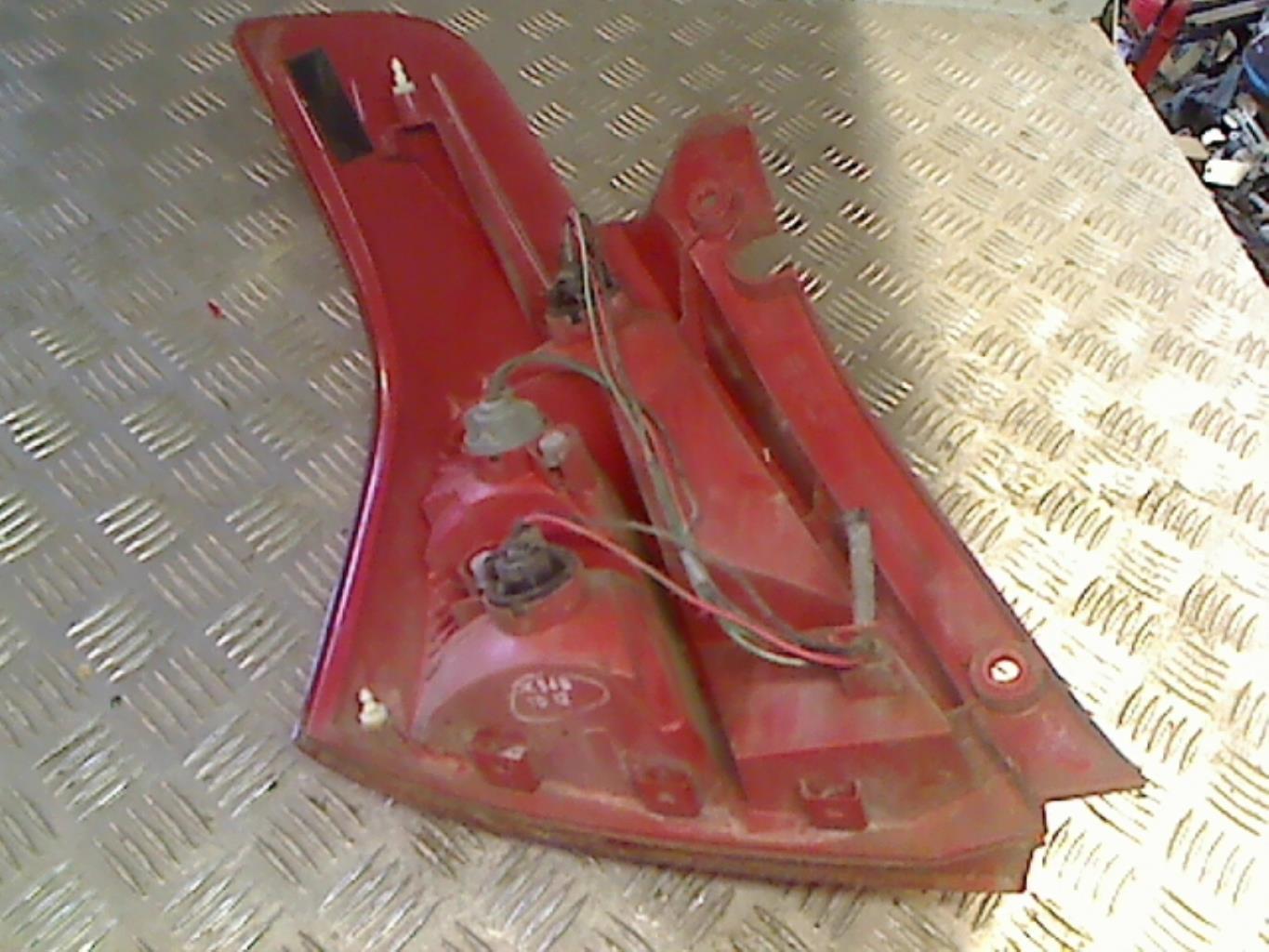 Fanale posteriore principale destro (luci) SUZUKI SWIFT 3 Gasolina - 1