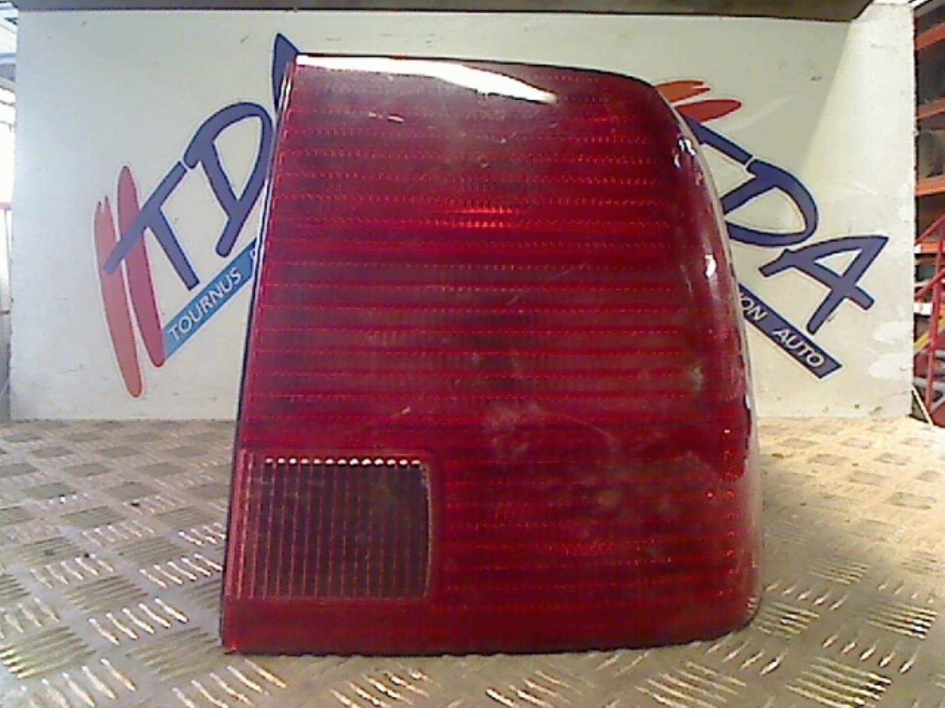 Fanale posteriore principale destro (luci) VOLKSWAGEN PASSAT 4 PHASE 1 Diésel - 1