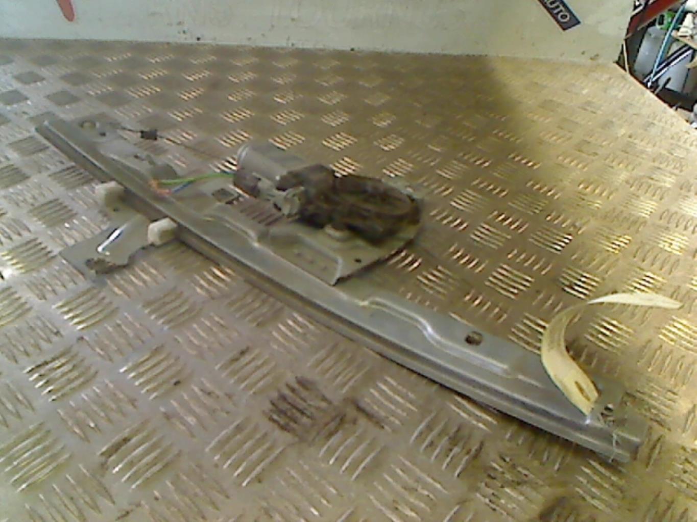 Alzacristalli elettrico anteriore destro PEUGEOT 207 Diésel - 1