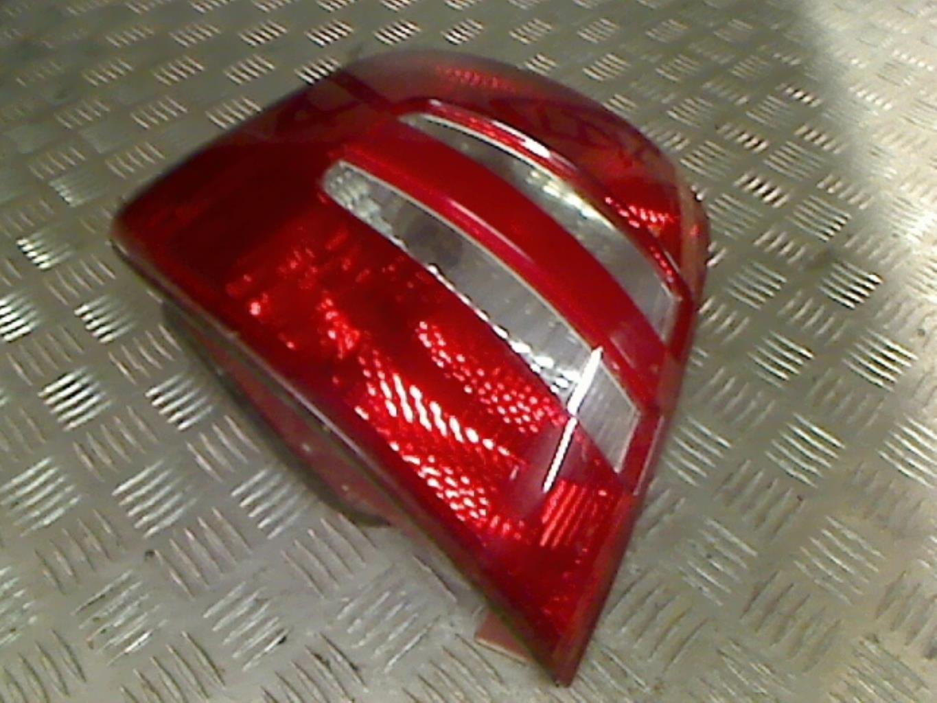 Fanale posteriore principale sinistro (luci) SKODA FABIA 1 PHASE 1 BREAK Diésel - 1