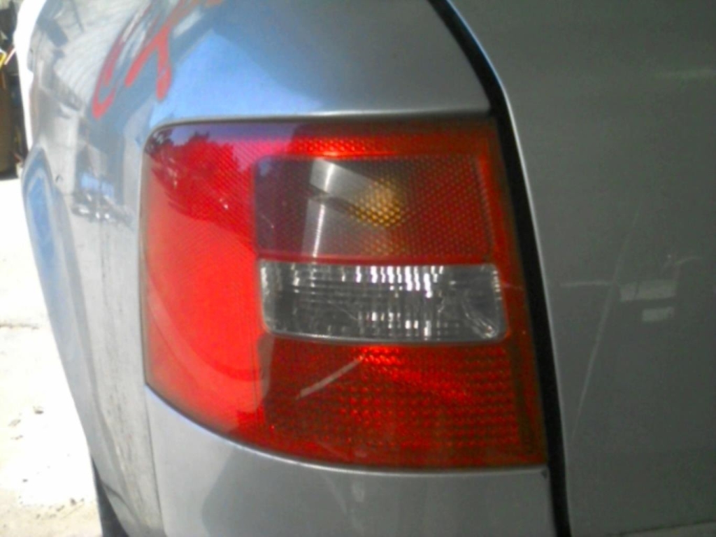 Fanale posteriore principale sinistro (luci) AUDI A6 2 AVANT PHASE 2 BREAK Diésel - 1