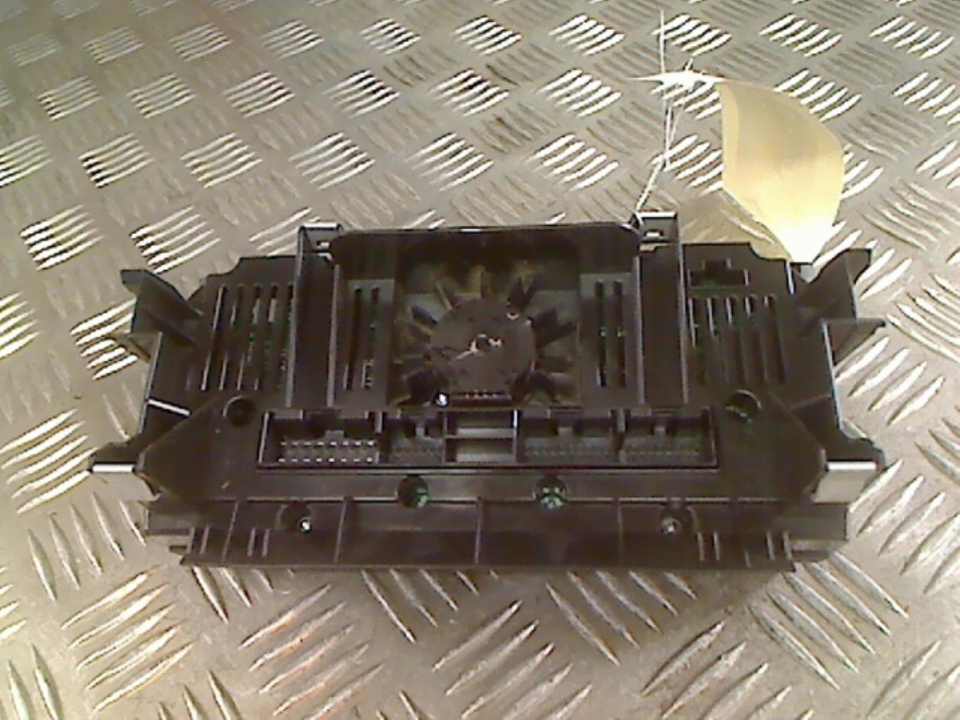 Commande chauffage AUDI A3 2 PHASE 2 Diesel - 1
