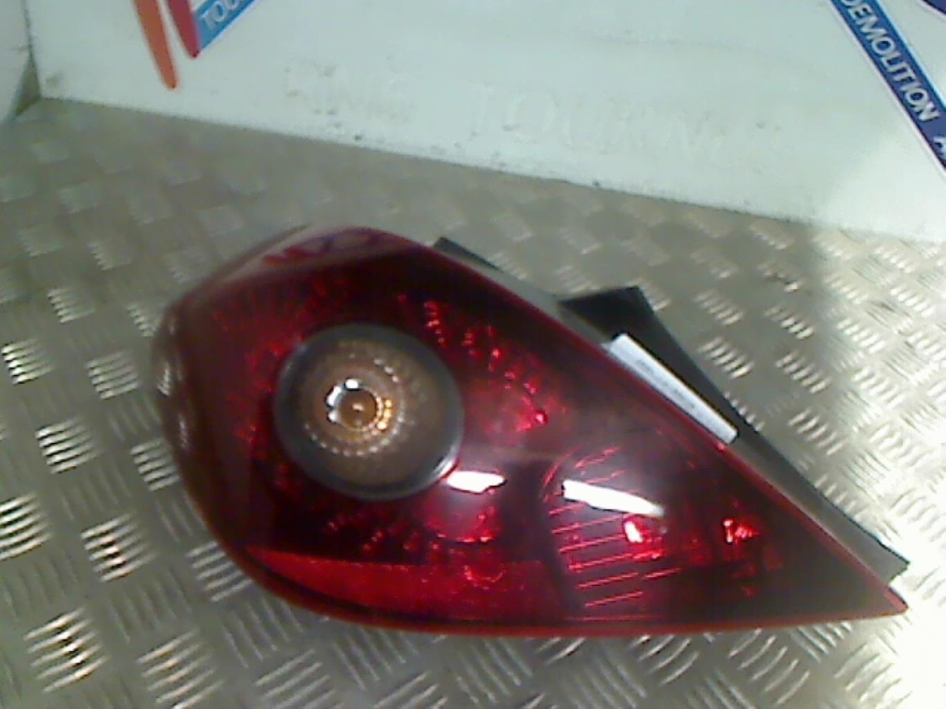 Fanale posteriore principale sinistro (luci) OPEL CORSA D PHASE 2 Gasolina - 1