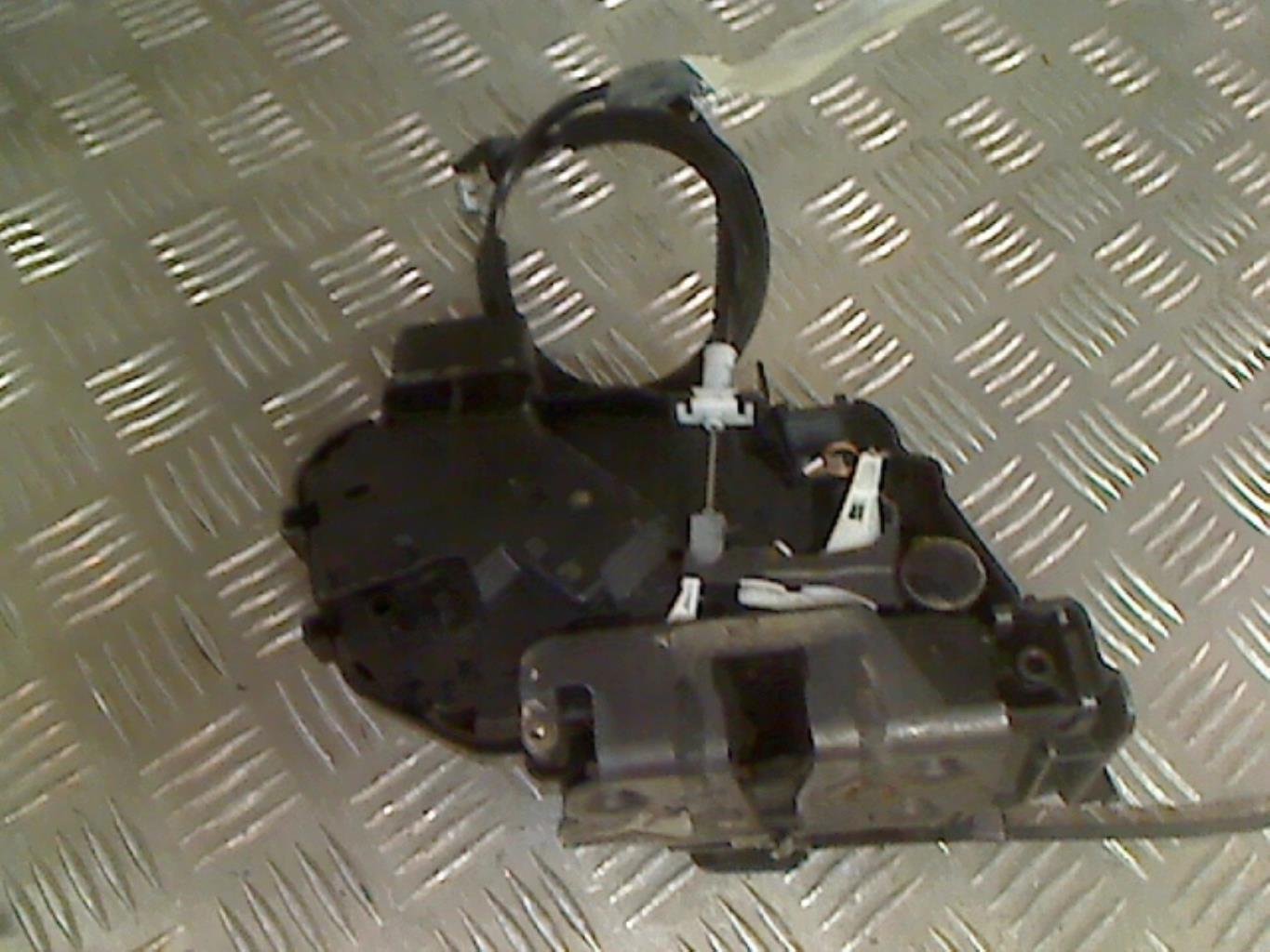 Serratura anteriore destra FORD FOCUS 2 PHASE 1 BREAK Diésel - 1